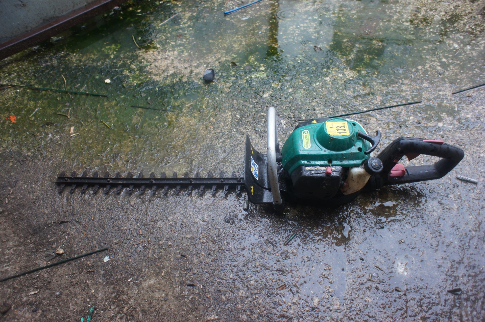 Qualcast petrol driven hedge cutter - Image 2 of 5