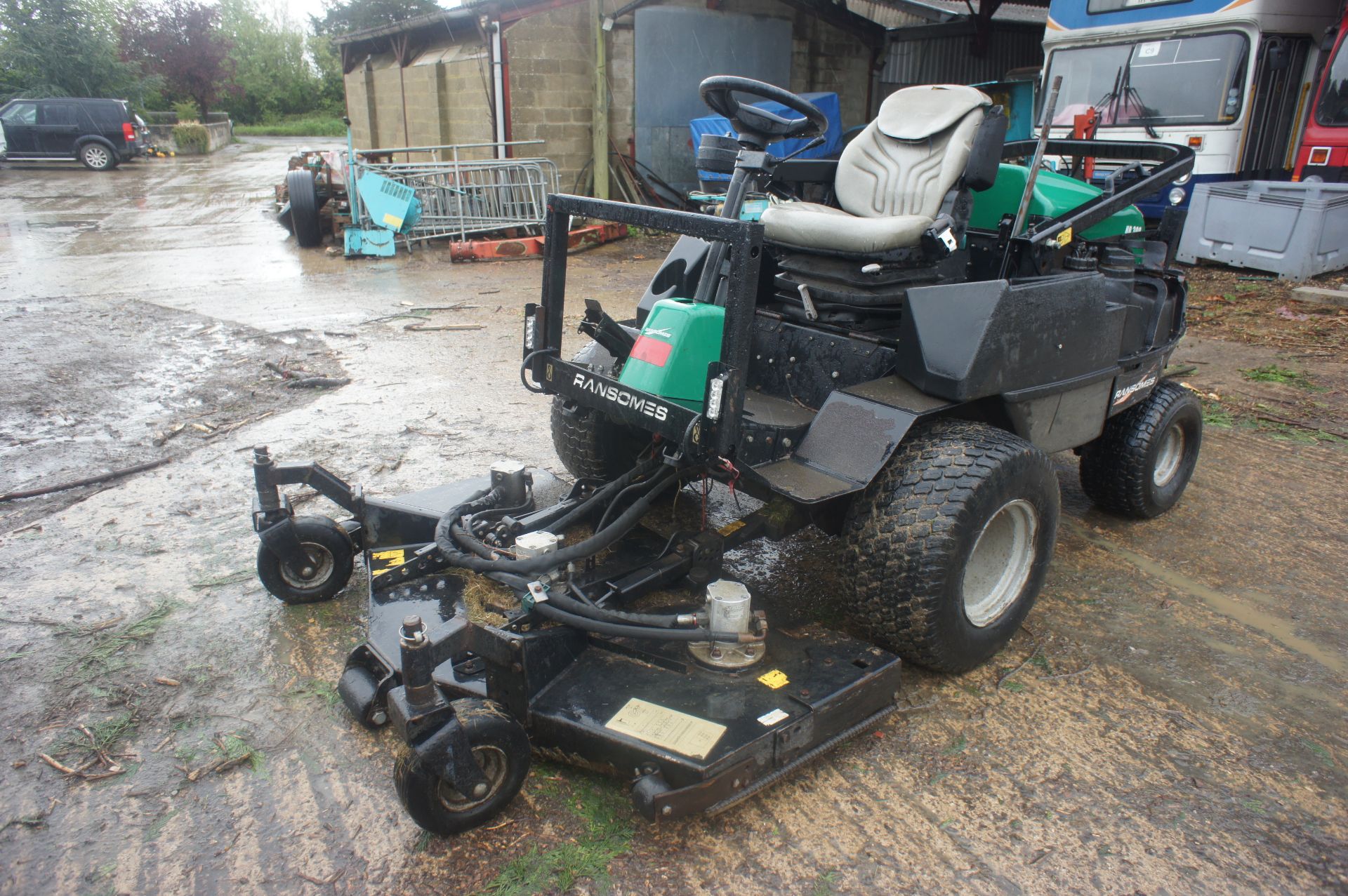 Ransomes HR300 Rotary Ride-On Mower, diesel engine, 60 in. cutting deck, ROPS bar, hazard led kit, - Image 5 of 20