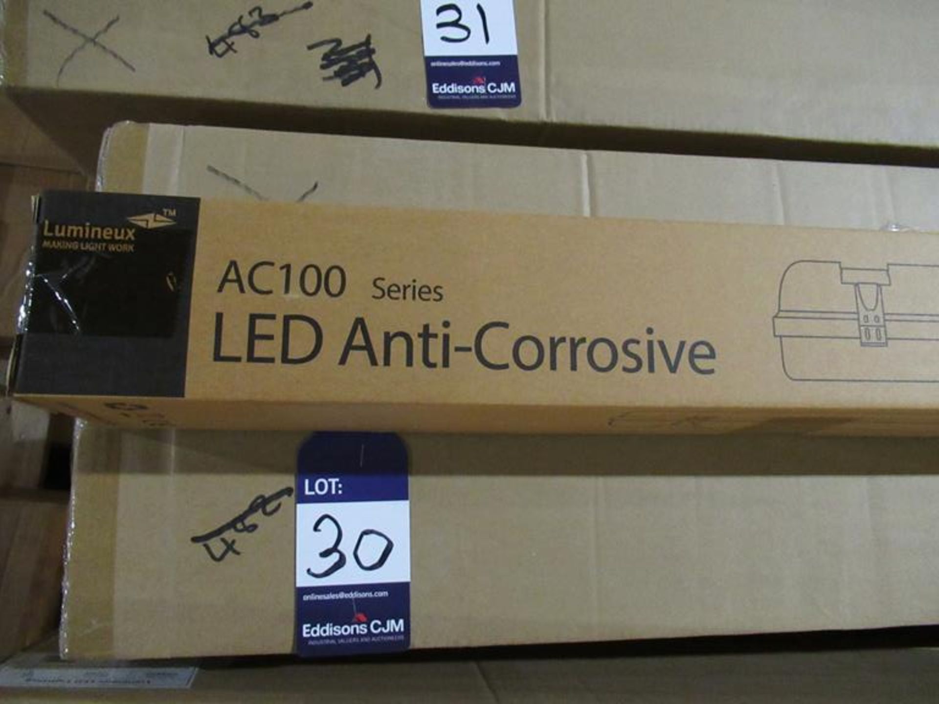 18 x LED 5ft Anti-Corrosive 35W 5000K Single with Tridonic Drivers OEM Trade Price £324 - Image 2 of 4