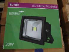 18 x LED 30W High Powered Floodlight 3000K Black OEM Trade Price £252