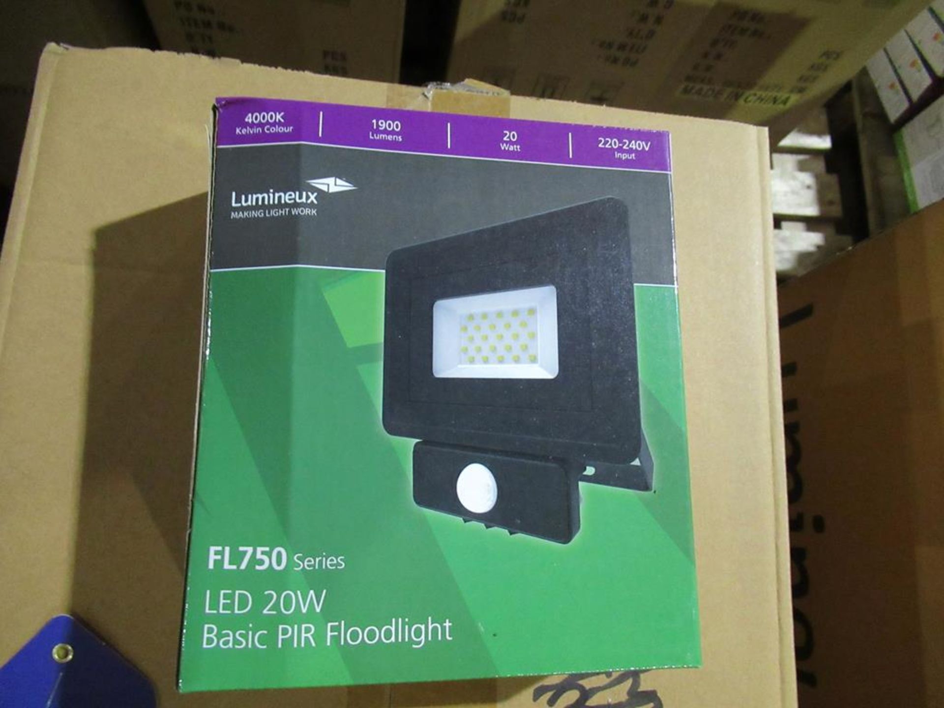 40 x LED 20W PIR High Powered Flood 4000K 220/240V Black 1900lm OEM Trade Price £400