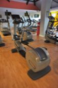 Technogym 500SP Cross Trainer, LED-DA524L