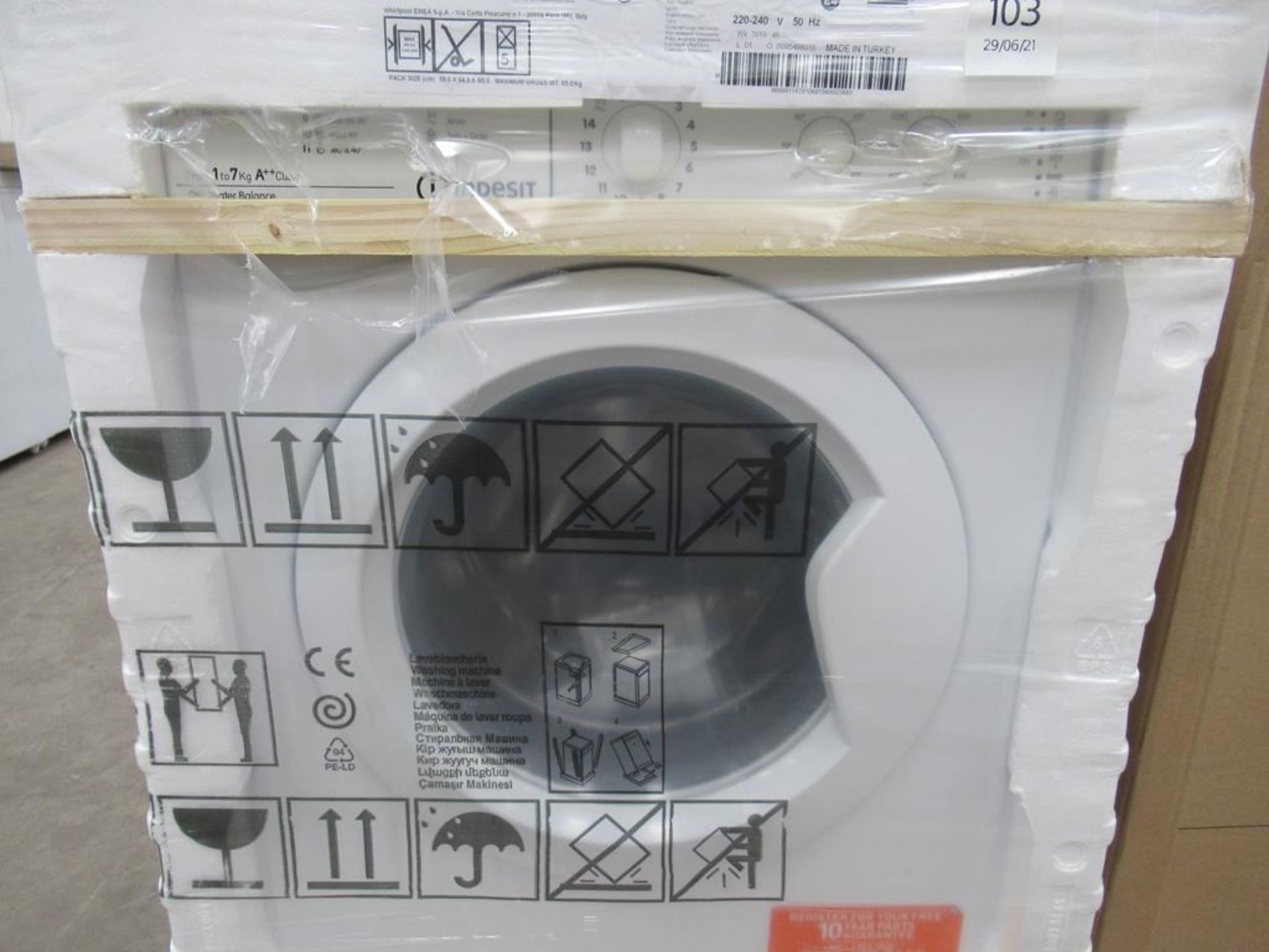 Indesit 1WC71252 Eco automatic 7kg washer - Image 2 of 3