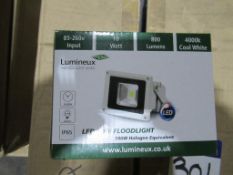 45 x Lumineux LED 10W Floodlight 85-265V 800lm 4000K OEM Trade Price £607
