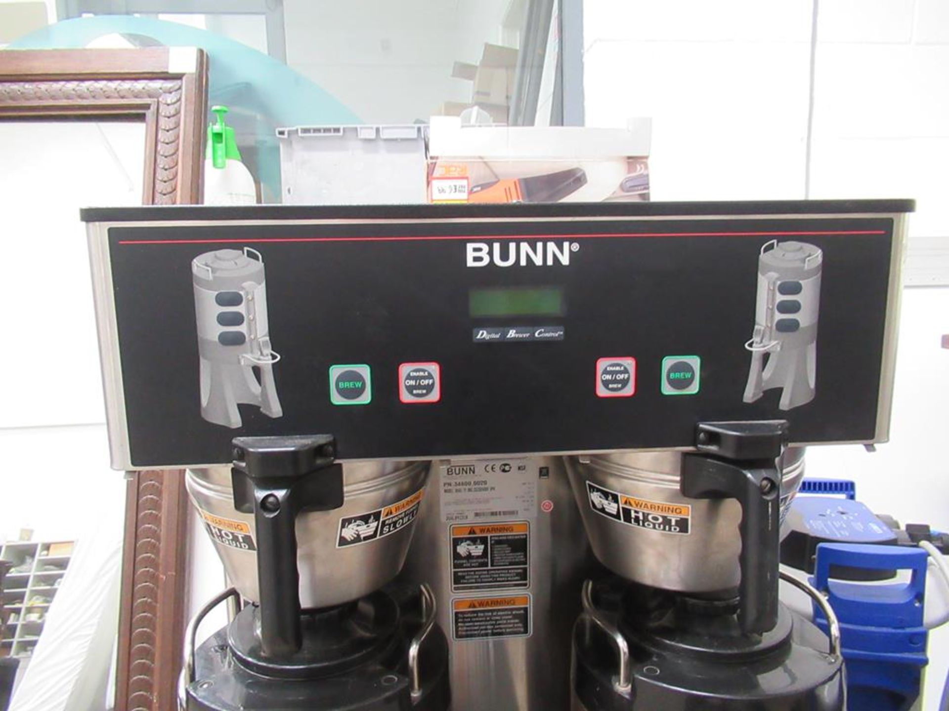 Bunn Dual TF DBC CE230/400V commercial coffee maker S/N DUAL091310 with 2 x Brita water treatment un - Image 4 of 11