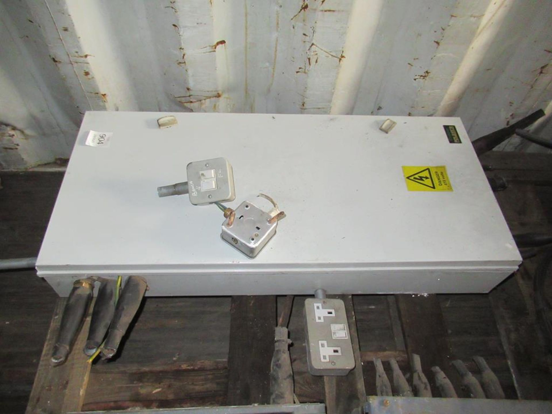 Pallet to contain Qty of Fuse Boxes and Switch Boxes - Image 4 of 4