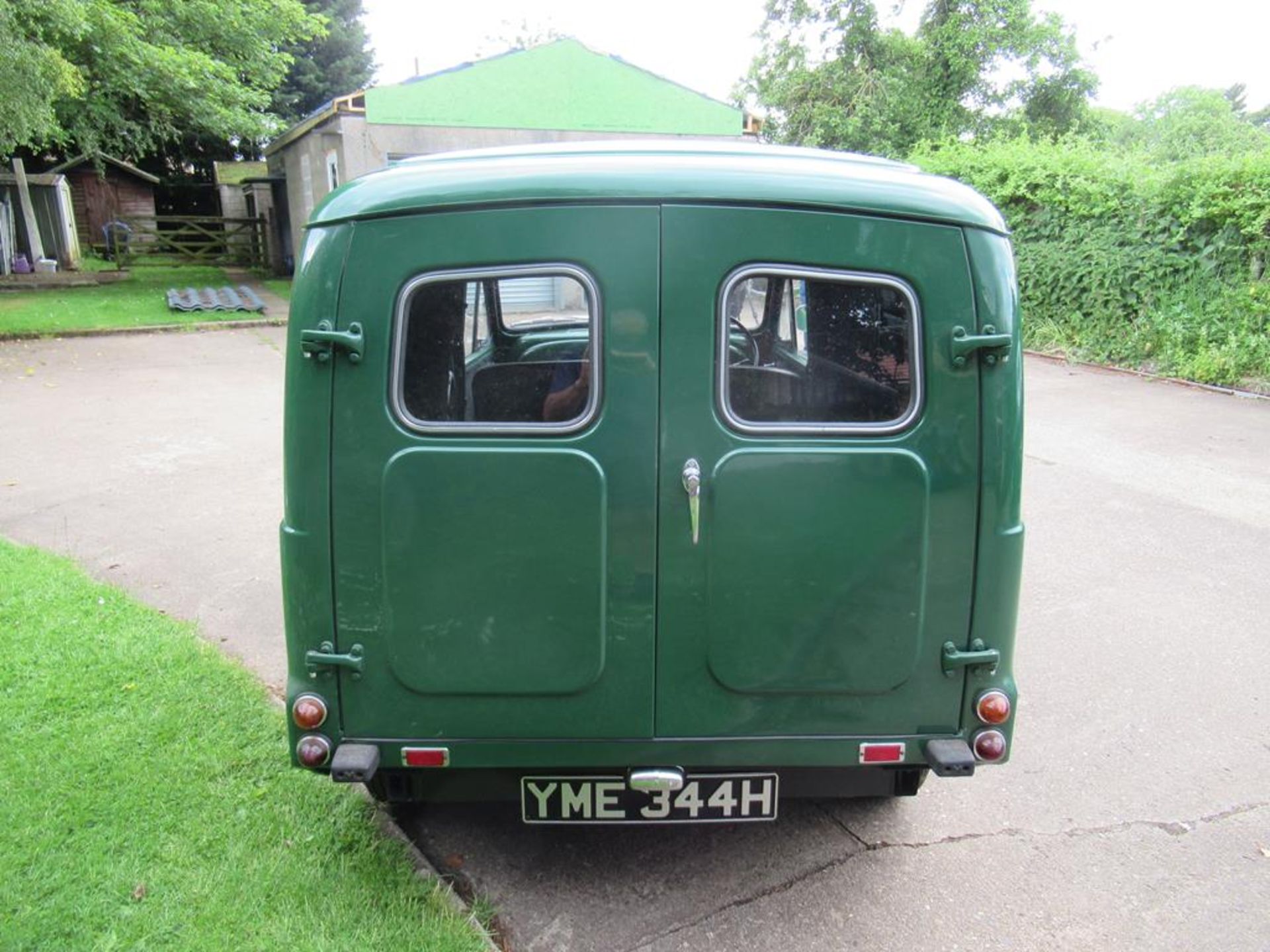A Morris 1000 Van - Image 6 of 36