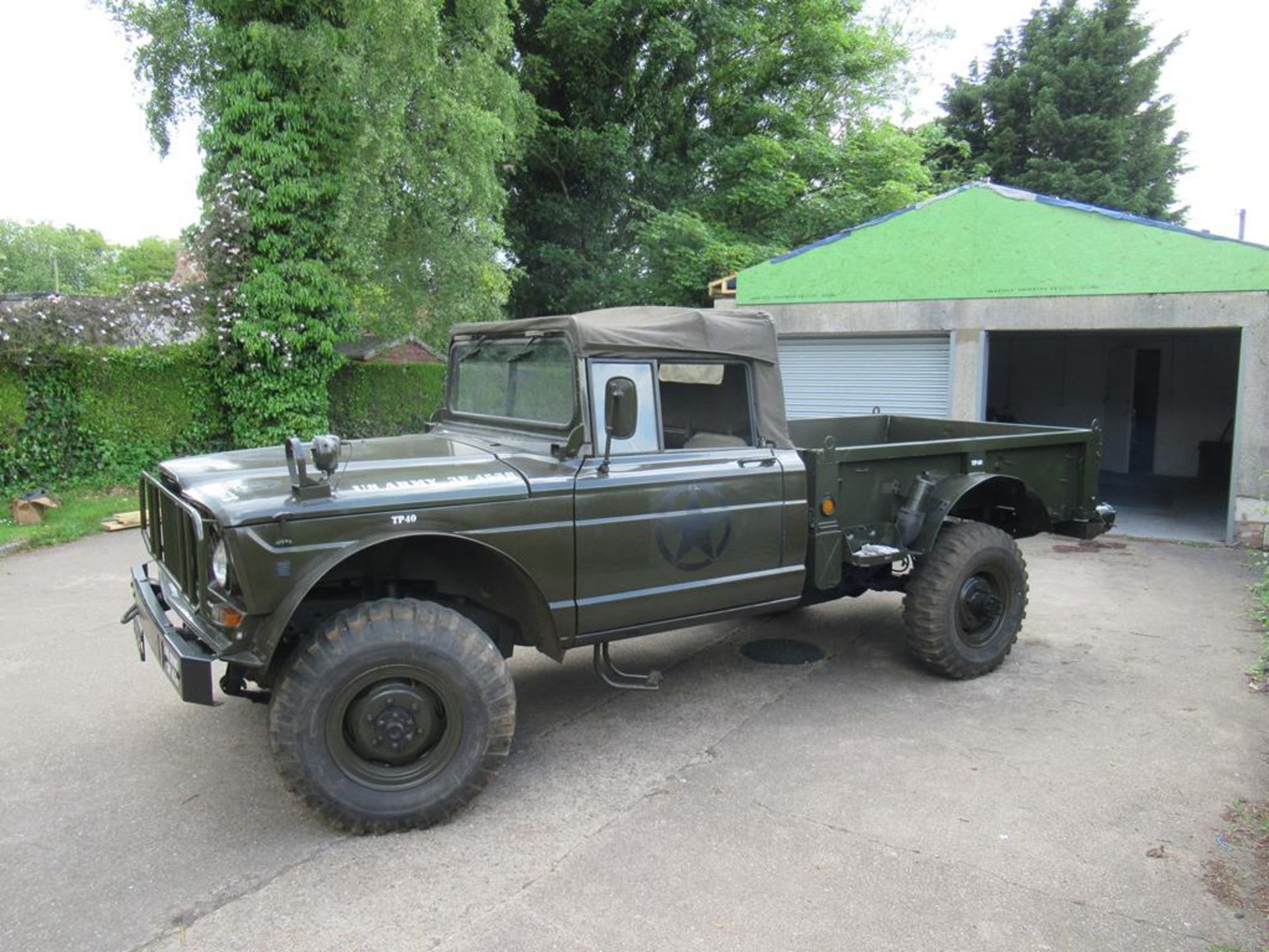 A Kaiser M715 4 x 4 1967 American Military Pick Up Truck - Image 8 of 39