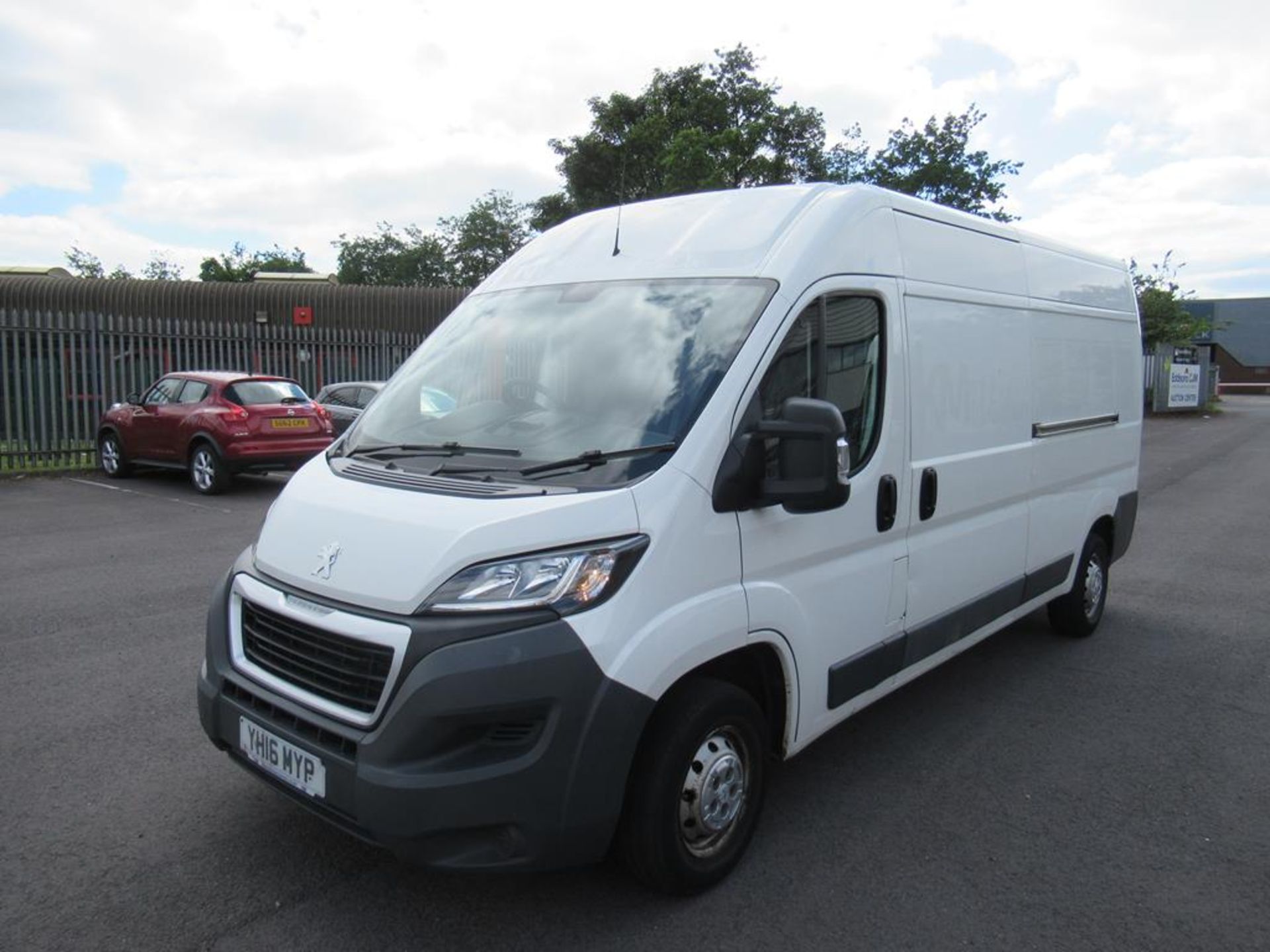 A Peugeot Boxer 335 Professionsal L3H2 HDI Panel Van - Image 2 of 27