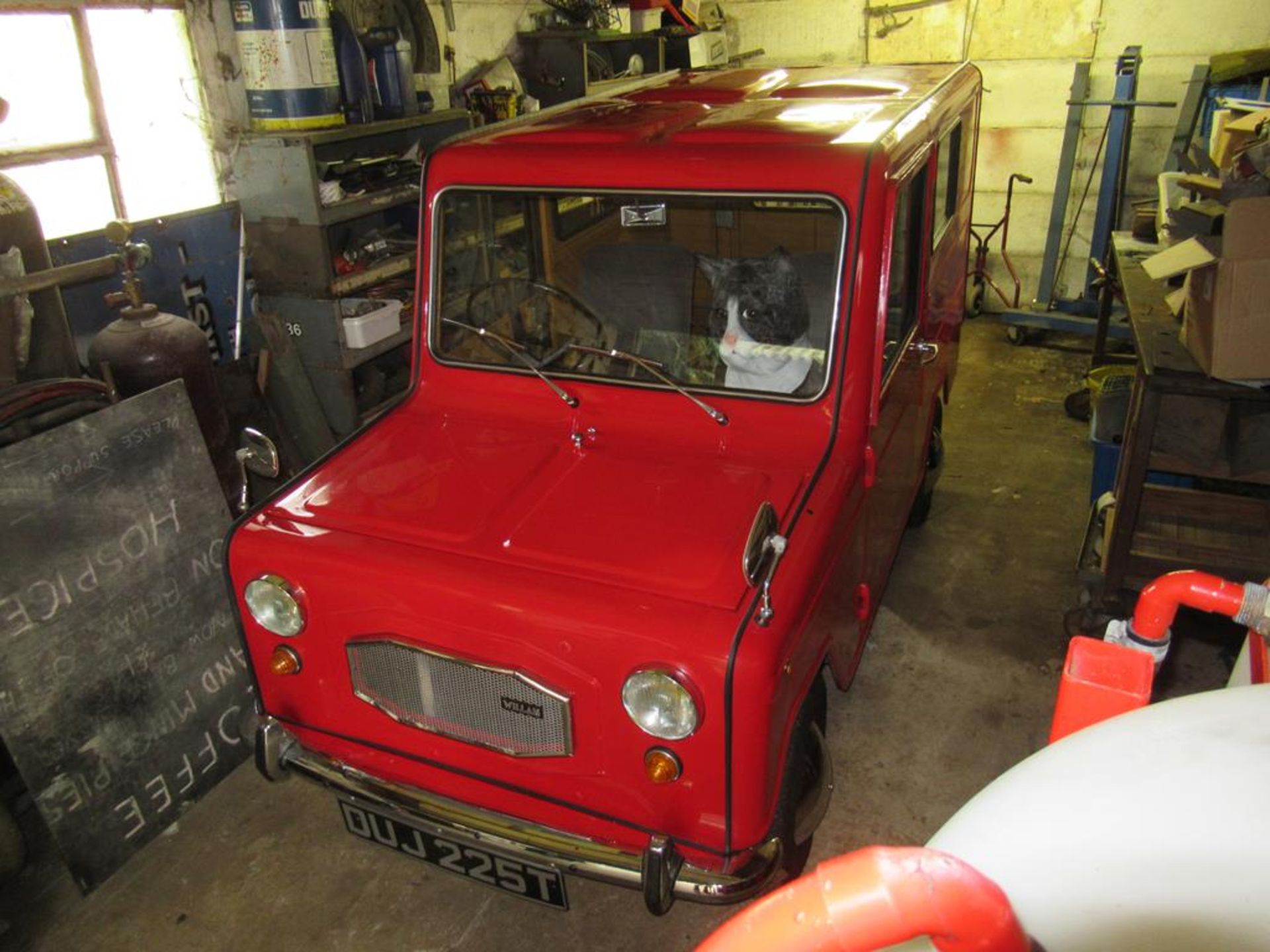 A Lambretta Willam Forgonnette 1978 Painted as a Postman Van - Image 4 of 28