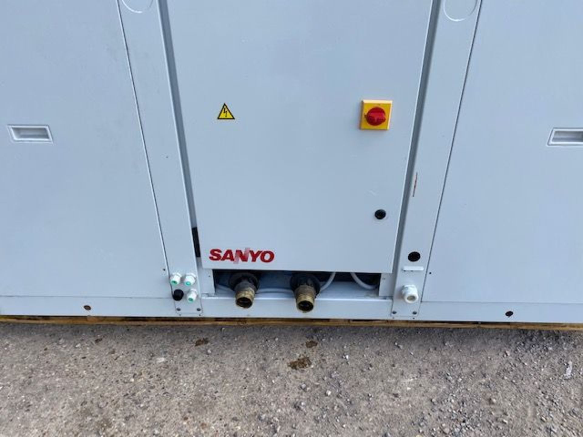 Sanyo Industrial water Chiller - Image 2 of 3