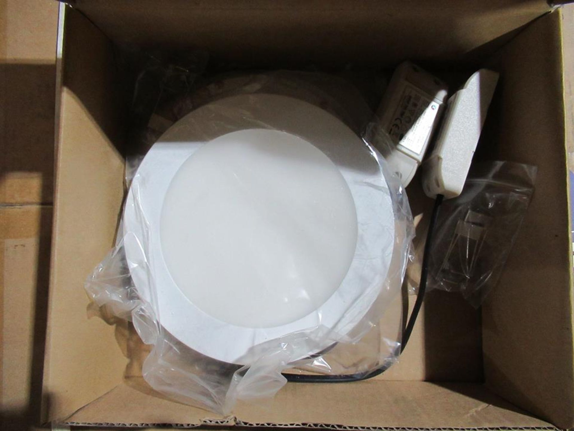 22 x Decorative Round LED Panel 10W 3000K White OEM Trade Price £295 - Image 2 of 4