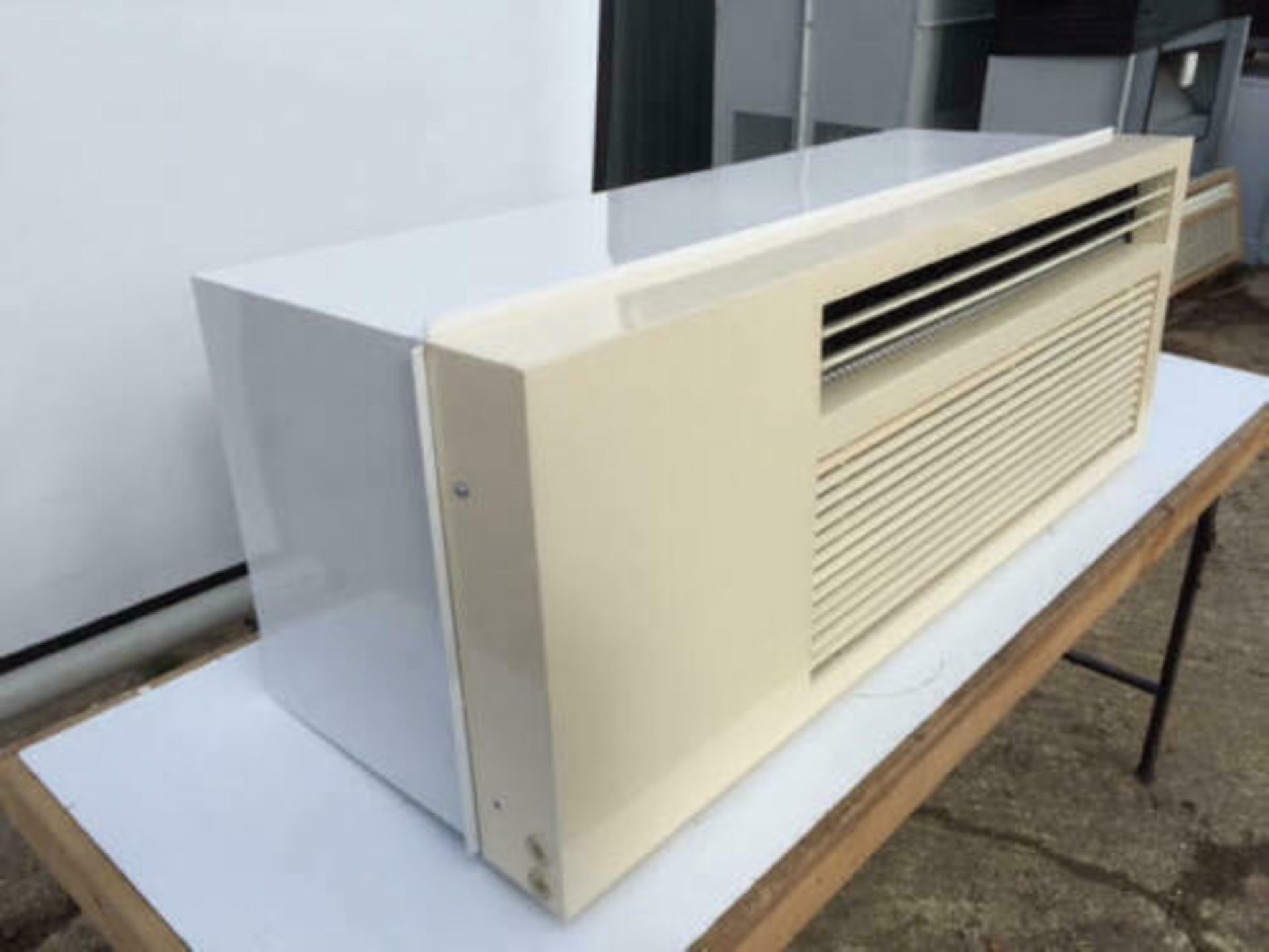 1 x Eco Air Conditioning Heat Pump through wall unit. Brand new, boxed and sealed - Image 7 of 8