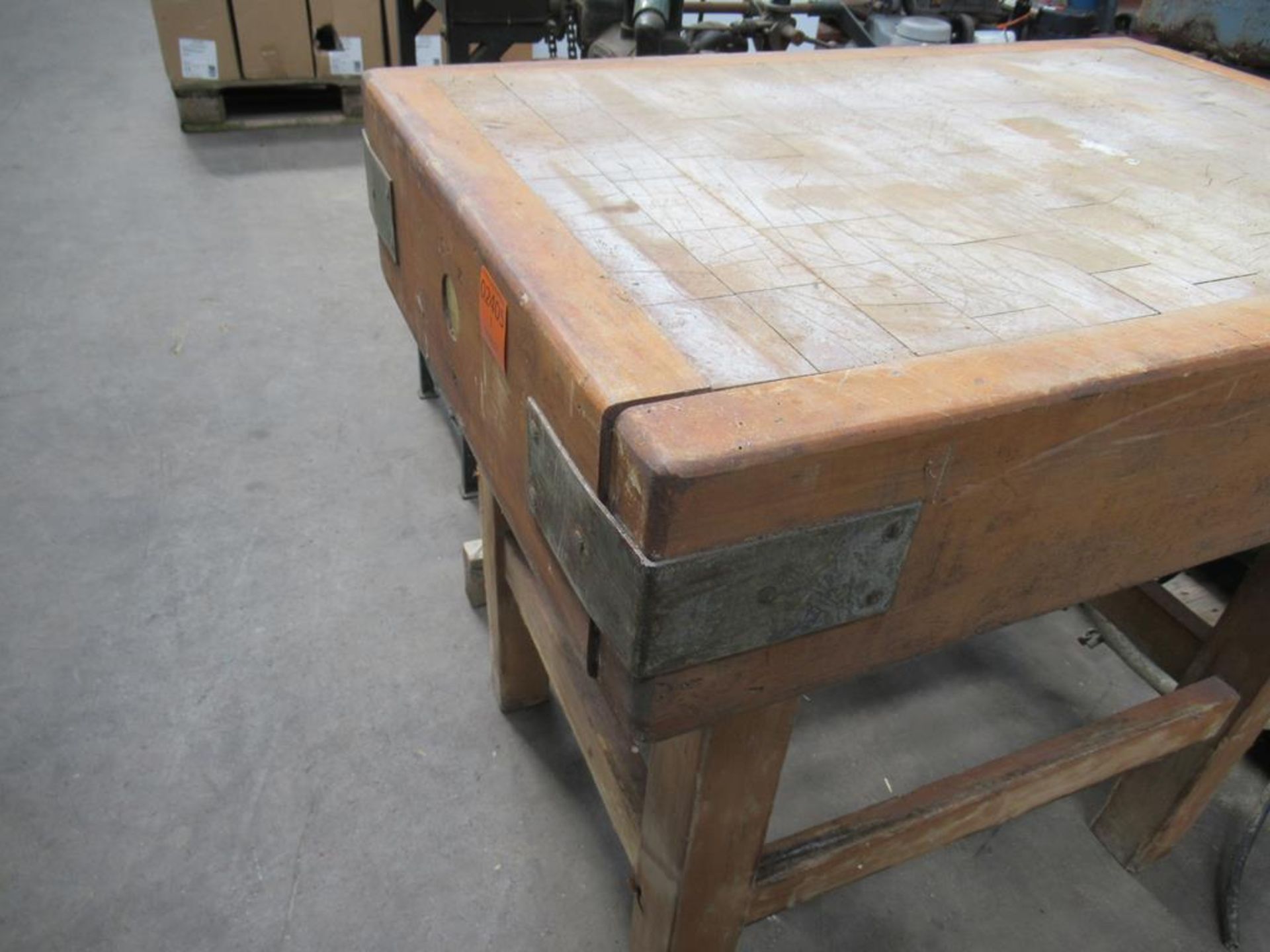 Heavy Duty Butchers Block with Detachable Top - Image 5 of 7
