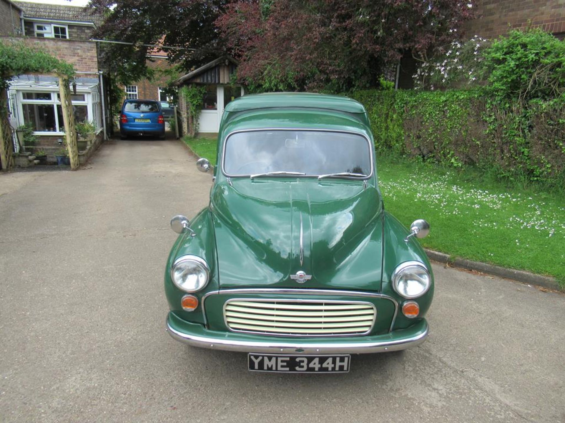 A Morris 1000 Van - Image 2 of 36