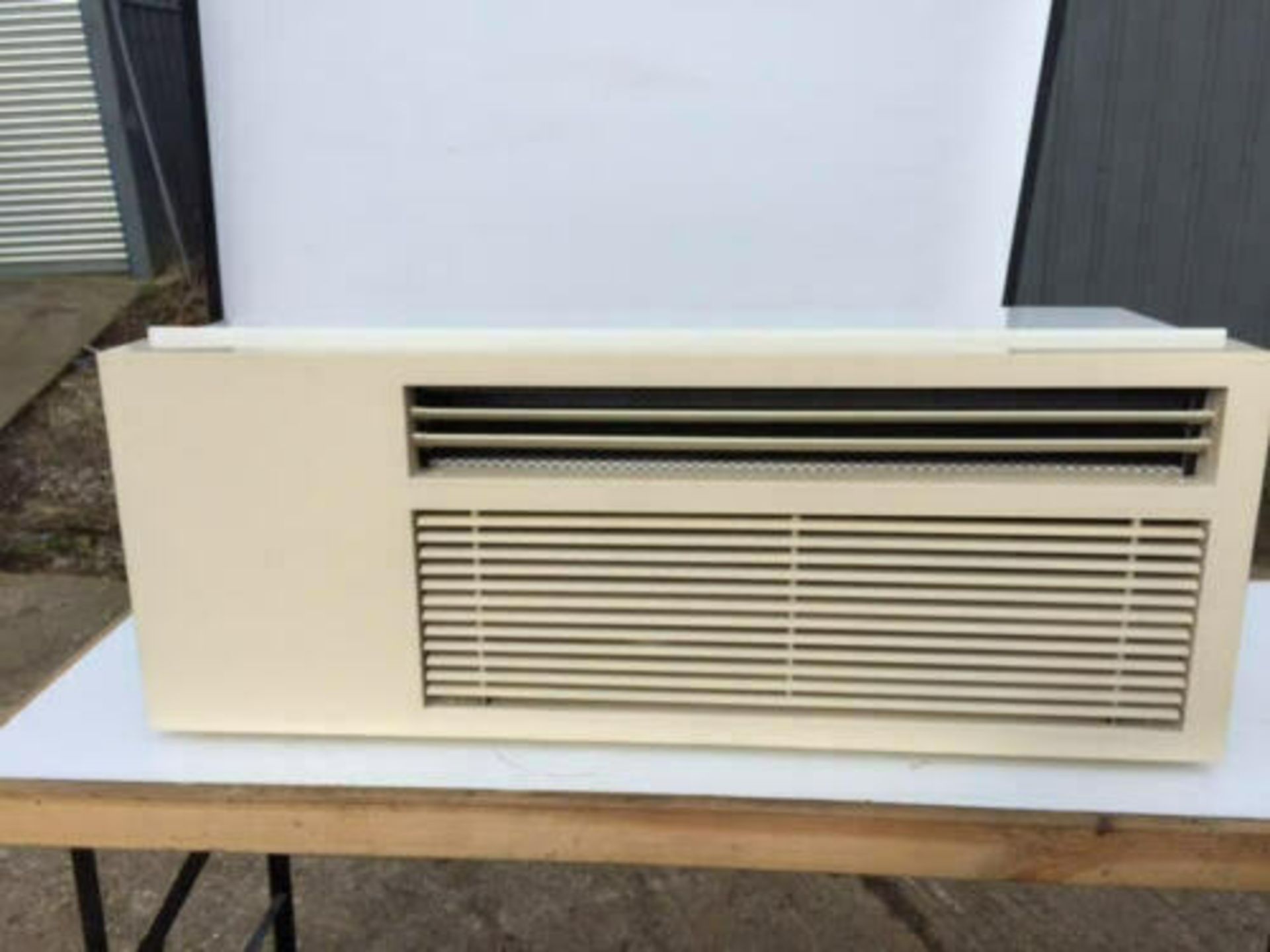 1 x Eco Air Conditioning Heat Pump through wall unit. Brand new, boxed and sealed - Image 2 of 8
