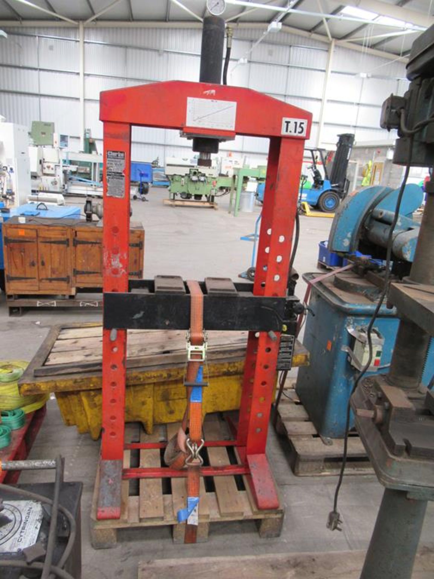 Clarke Strong-Arm hydraulic press