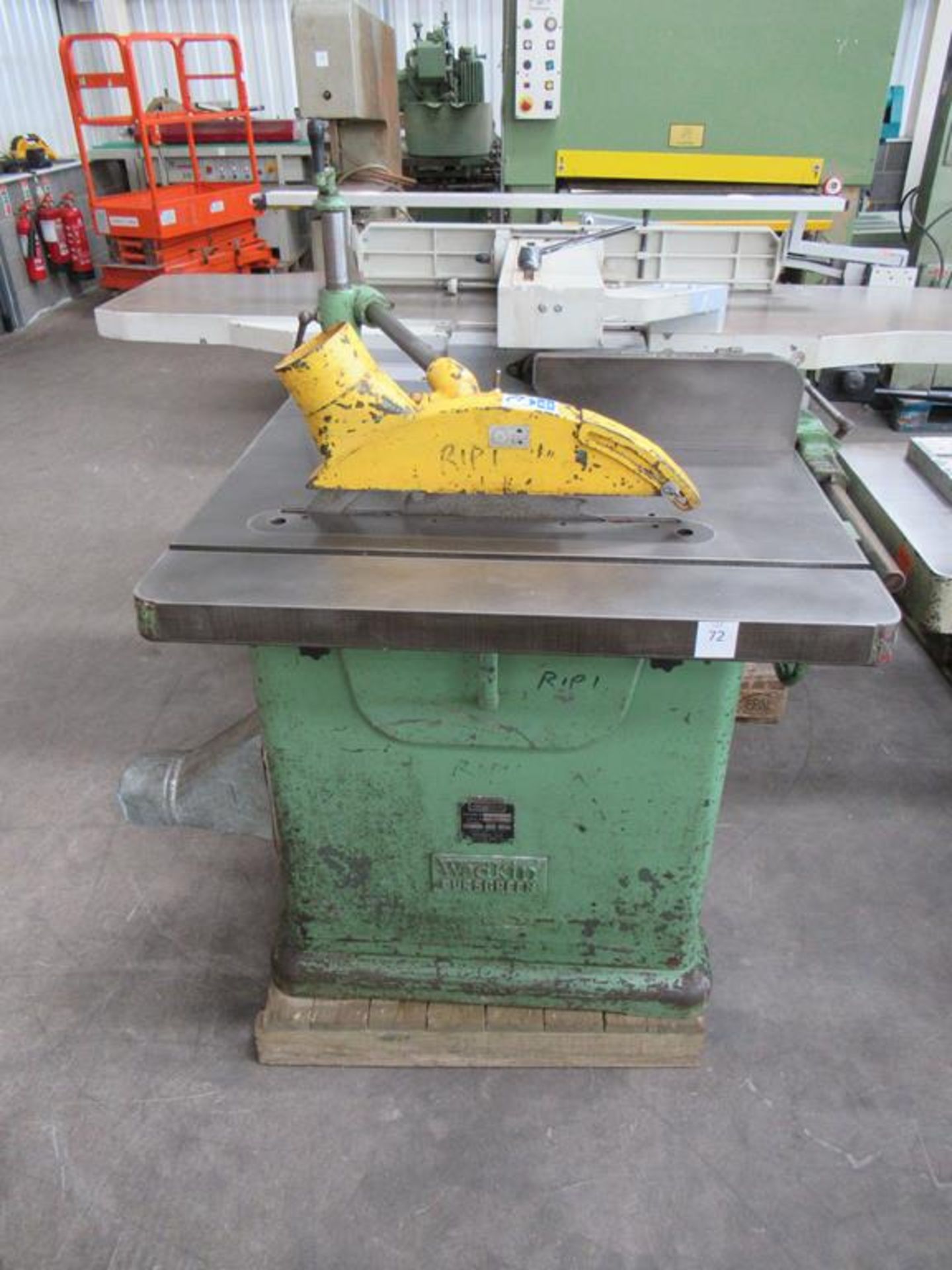 Wadkin Bursgreen BSW 60213 Table Saw 400V, 3PH, 50Hz. Please note there is a £10 Plus VAT Lift Out