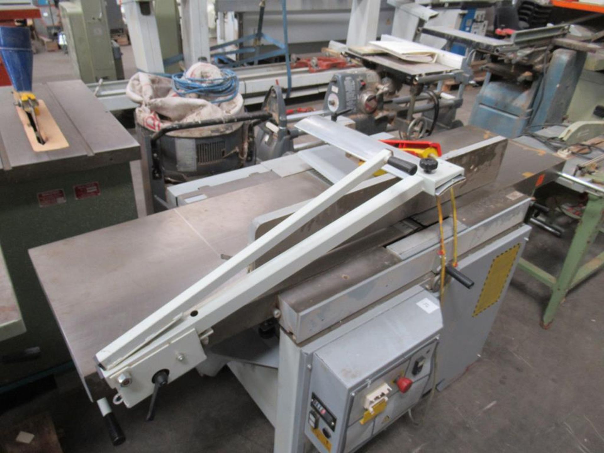 Sicar C2500 Planer Thicknesser. YOM: 2005, S/N: G1300006, 400V, 3PH, 50Hz, Weight: 700KG,. Please - Image 9 of 12