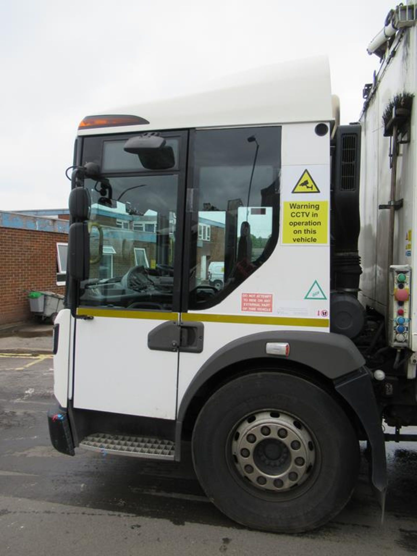 2014 Dennis Elite 6 Kerbsider Refuse Collection Vehicle - Image 8 of 31