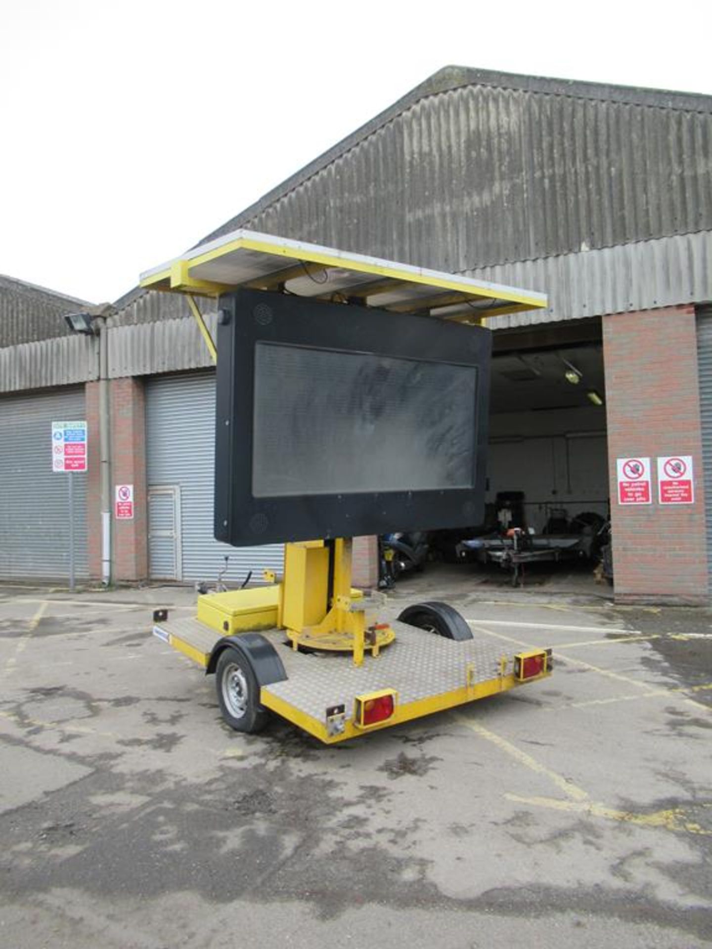 Swarco Mobile LED Variable Message Sign - Image 2 of 14