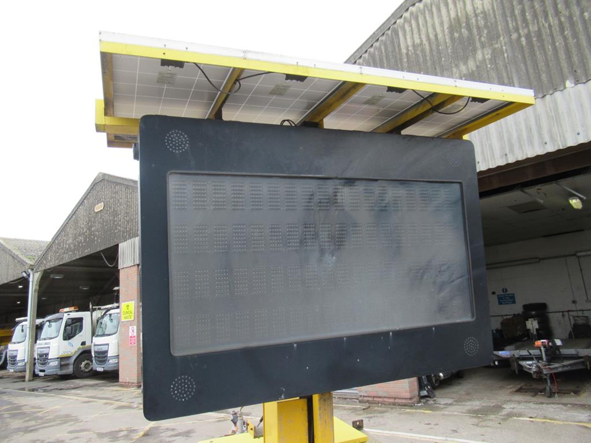 Swarco Mobile LED Variable Message Sign - Image 10 of 14