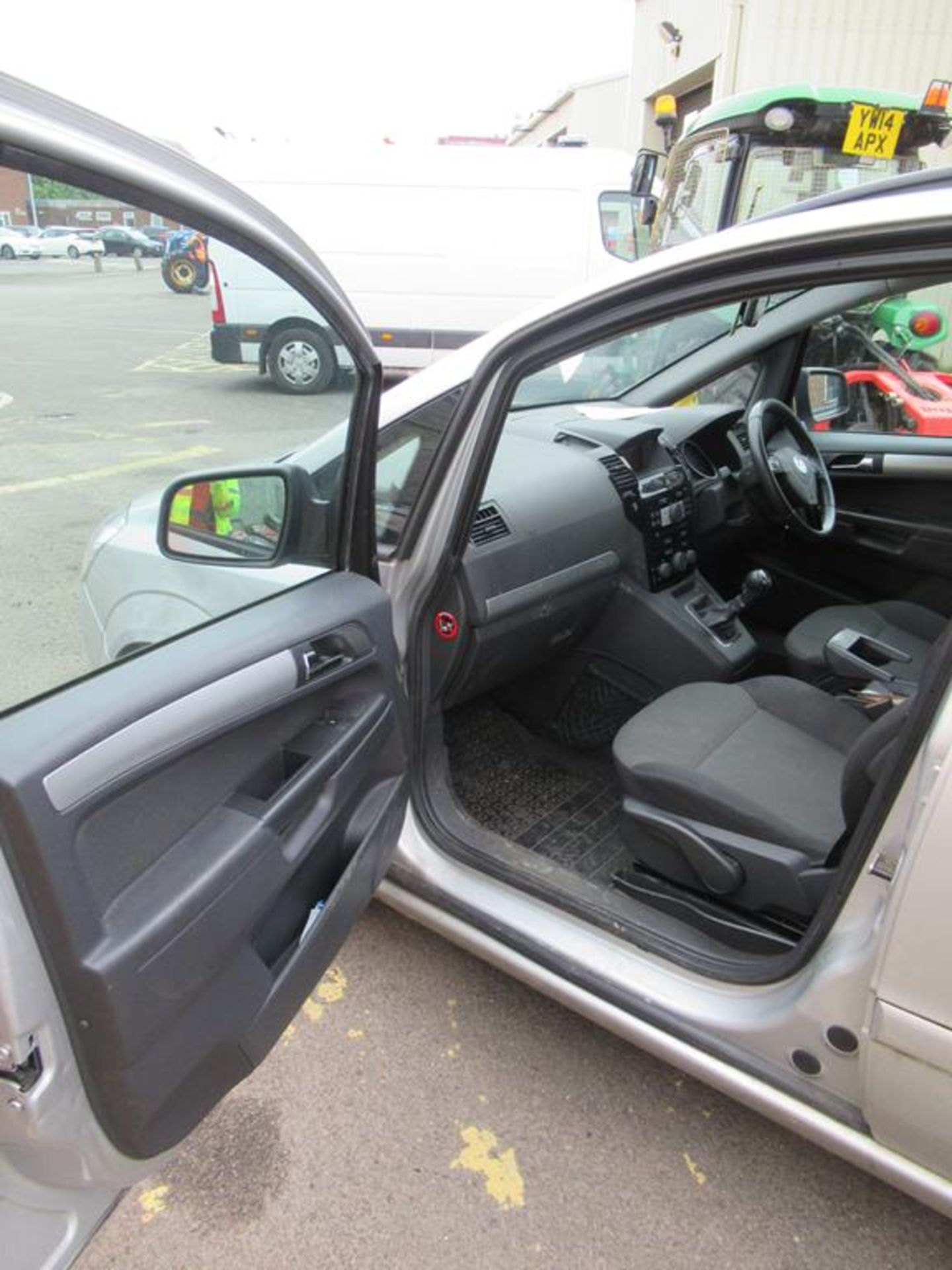 Vauxhall Zafira 1.7 CDTi MPV - Image 17 of 27