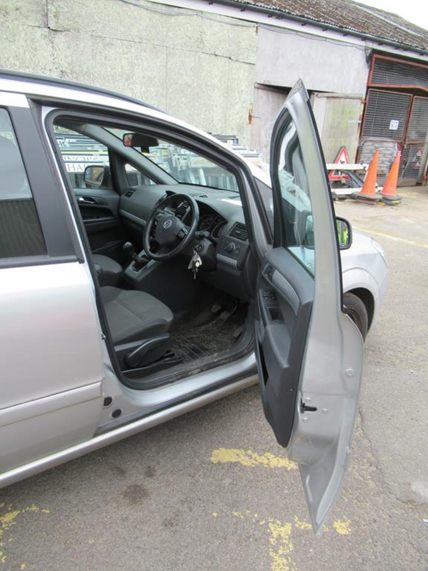 Vauxhall Zafira 1.7 CDTi MPV - Image 12 of 27