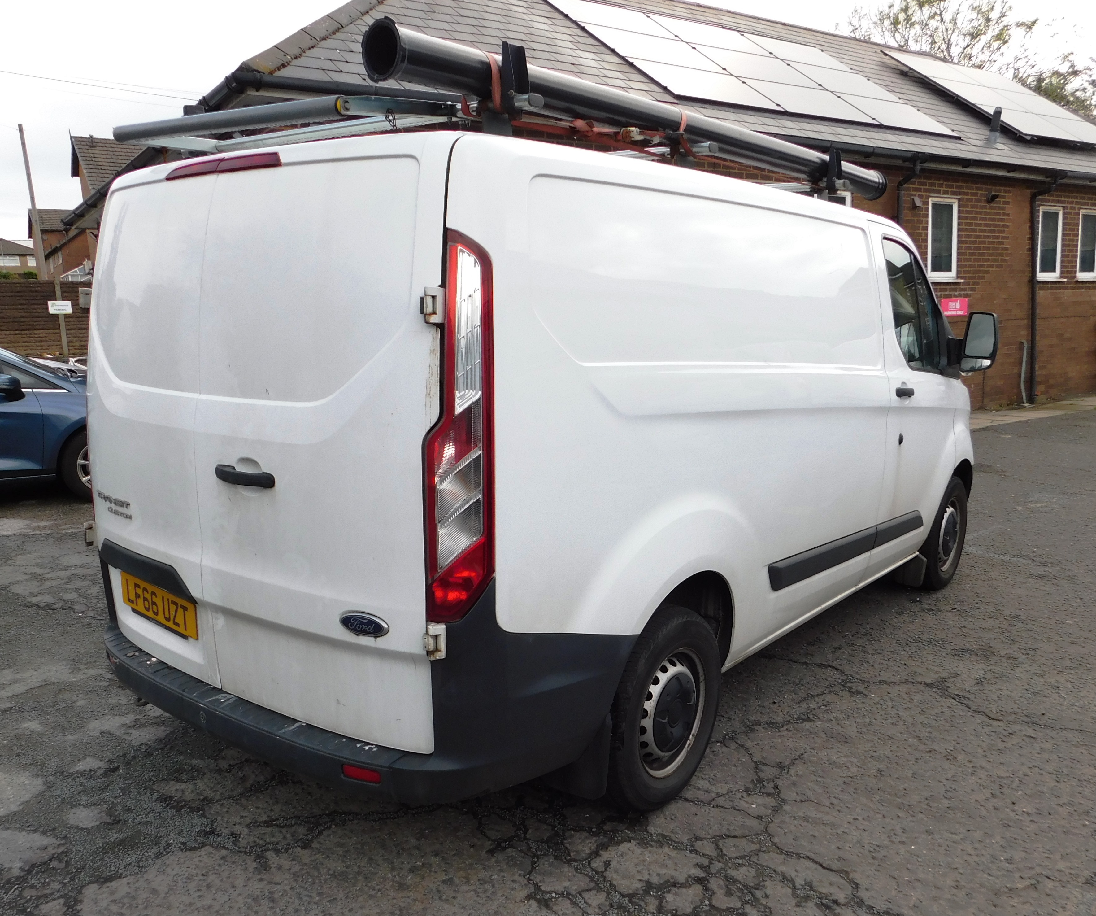 ford transit custom e tech