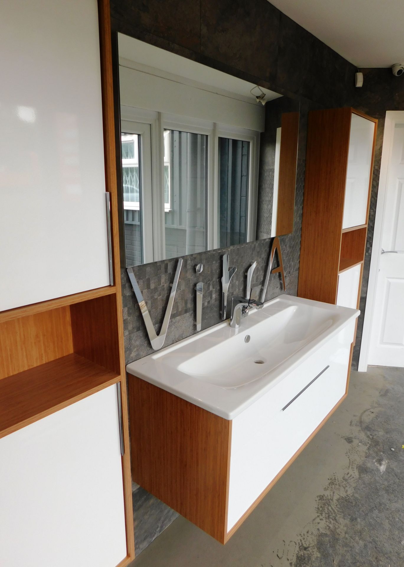 Vitra Bathroom Suite comprising Wall Mounted Sink - Image 2 of 5