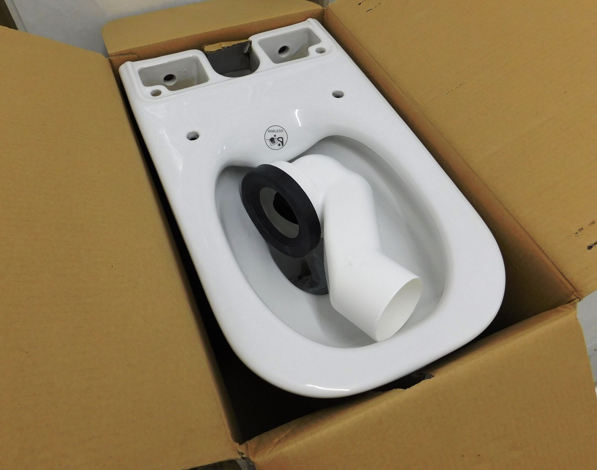 Roca The Gap 3 427 00 +1 Rimless Toilet Pan - Boxe - Image 2 of 2