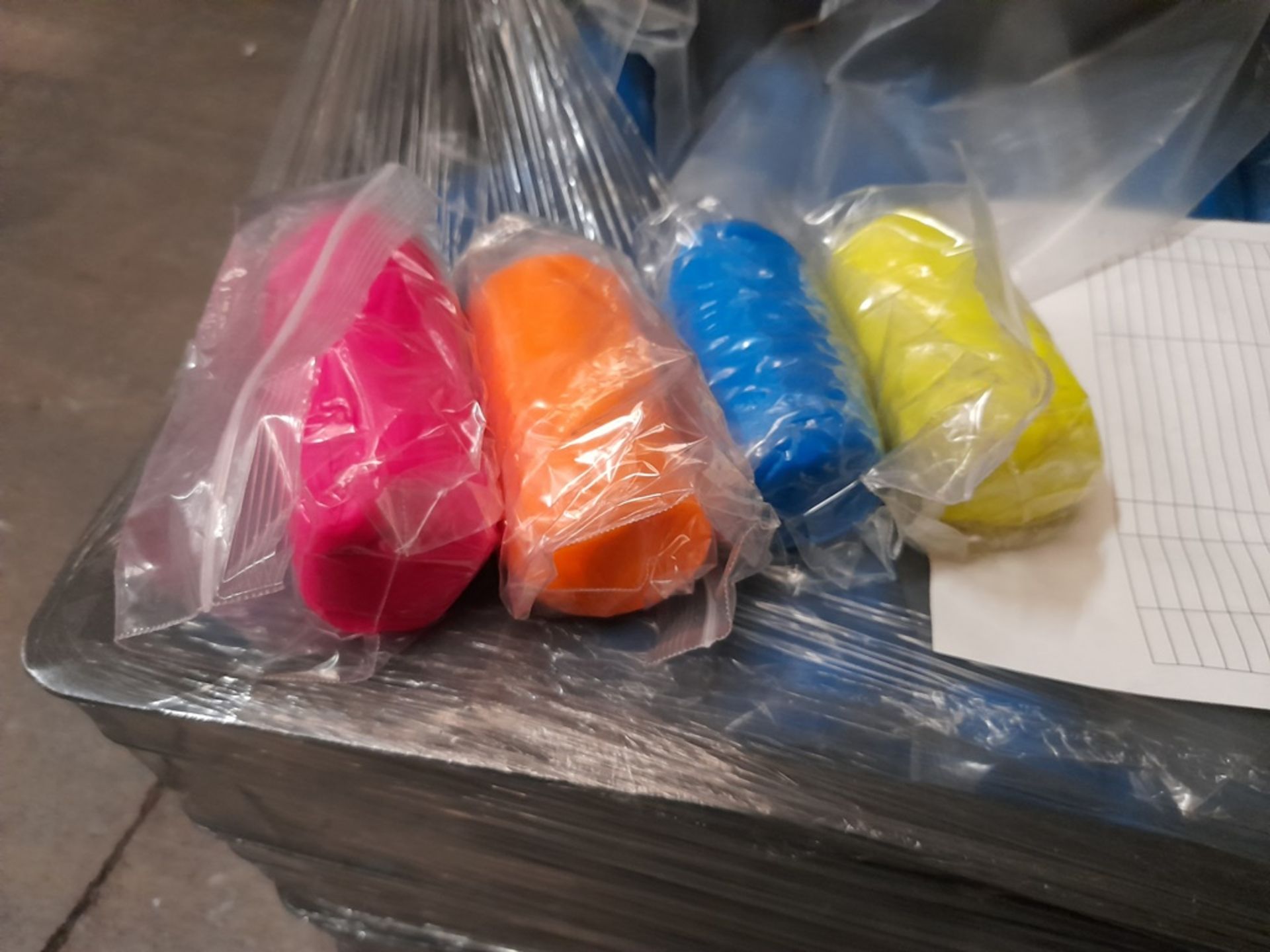 1 Pallet of play dough, various colours, approx. 25 trays - Image 4 of 4