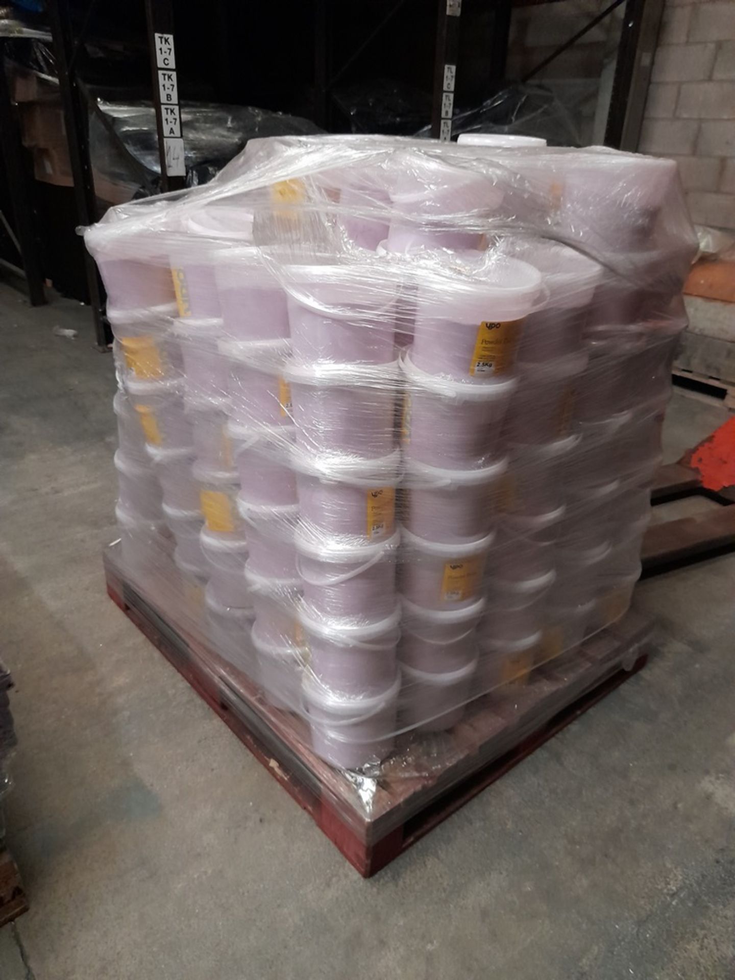 1 Pallet of YPO 2.5kg tubs of powder paint - Purple YP734039, approx. 160 tubs