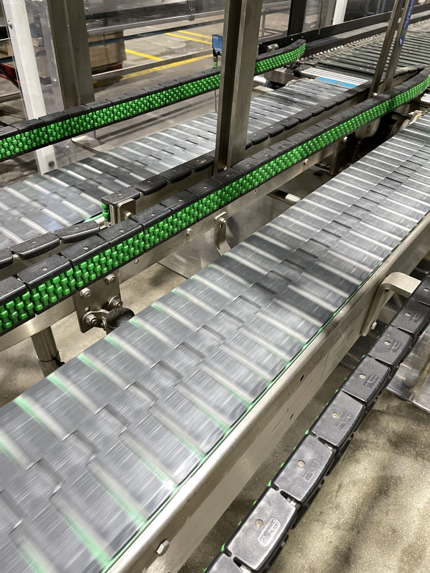 Two Sections of Powered Box Conveyor Feeding Pallets - Image 3 of 4