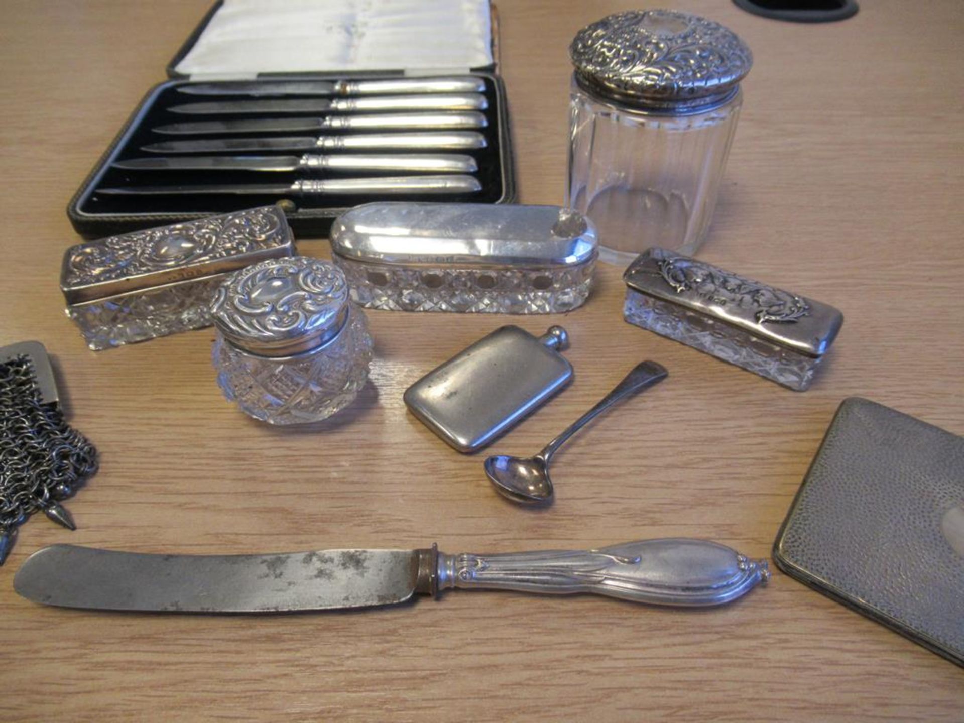 Five Edwardian Hallmarked Silver and Cut Glass Jars/Boxes Silver Handled Tea Knives, an unusual Fold - Image 3 of 5