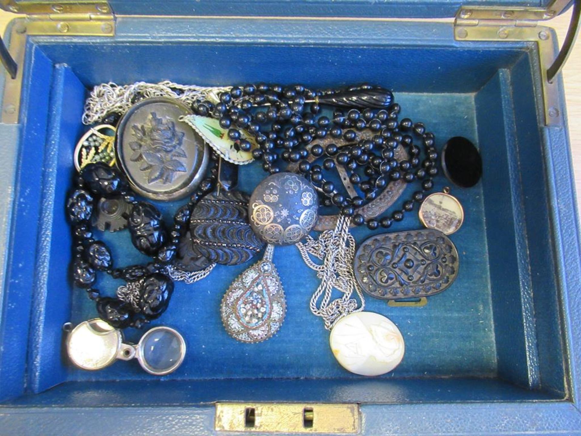 Antique Jewellery to include Whitby Jet, Tortoise Shel Pique, Shell Cameos, Micro Mosaic, Silver Bro - Image 2 of 2