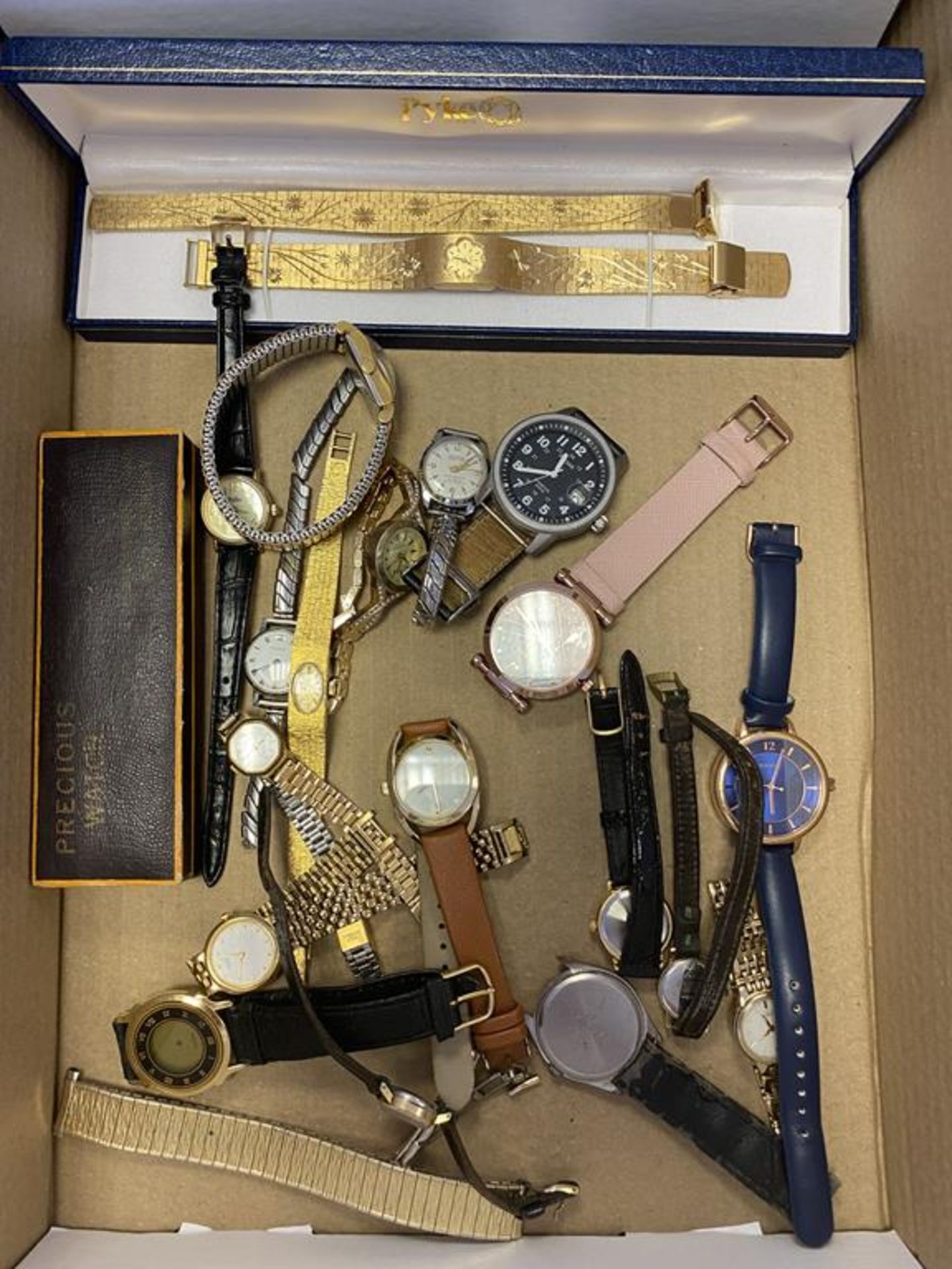 Watches signed Nivada, Avia, Tissor Seiko, Rotary, Talis