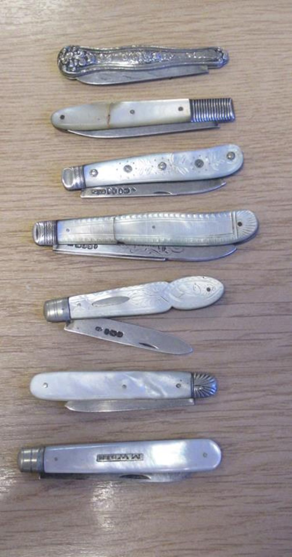 Seven Georgian and Later Hallmarked Silver/Mother of Pearl Fruit Knives - Image 2 of 2