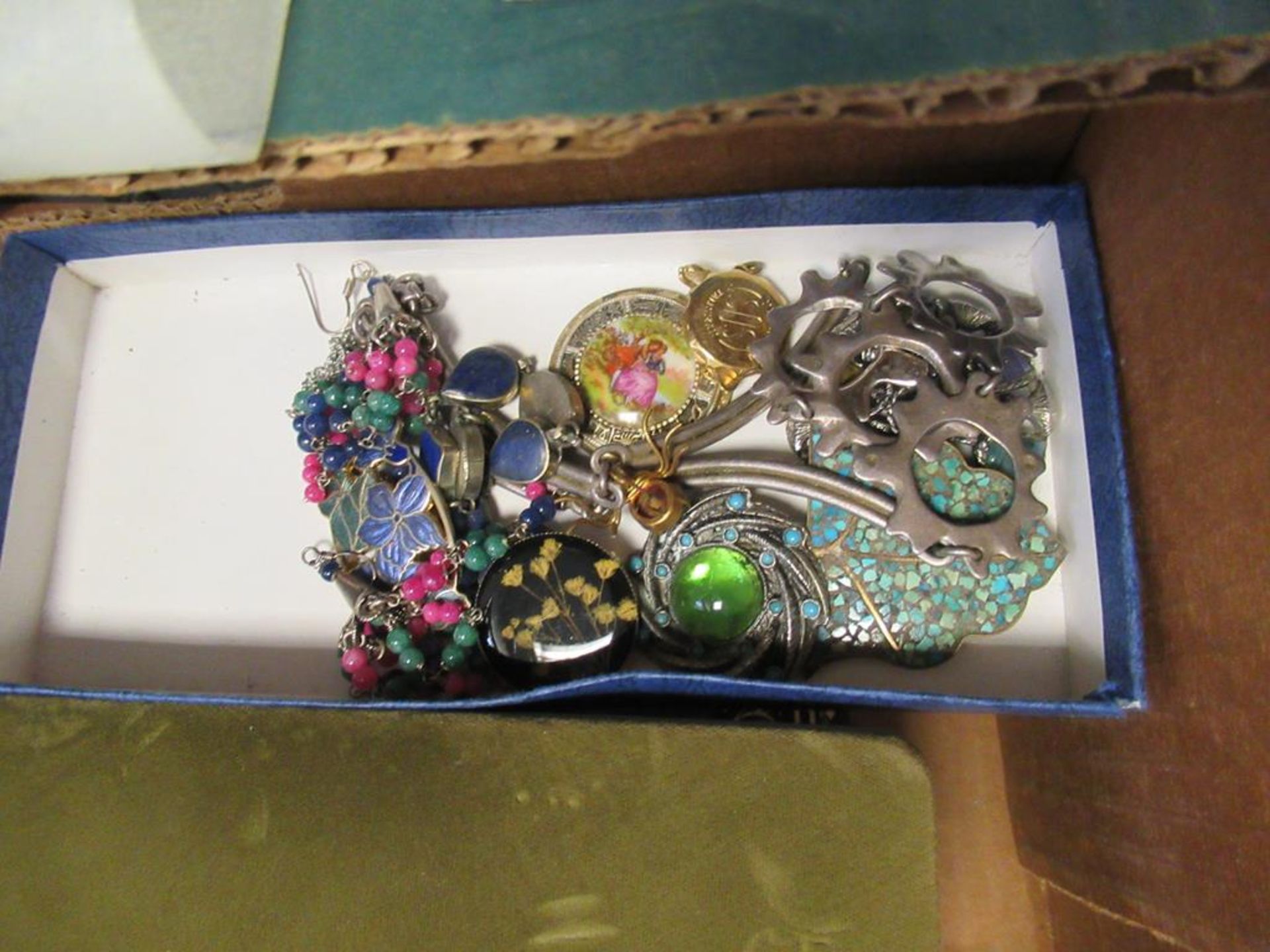 Large Collection of Vintage Costume Jewellery in Seven Vintage Boxes to include a collection of Mone - Image 4 of 10