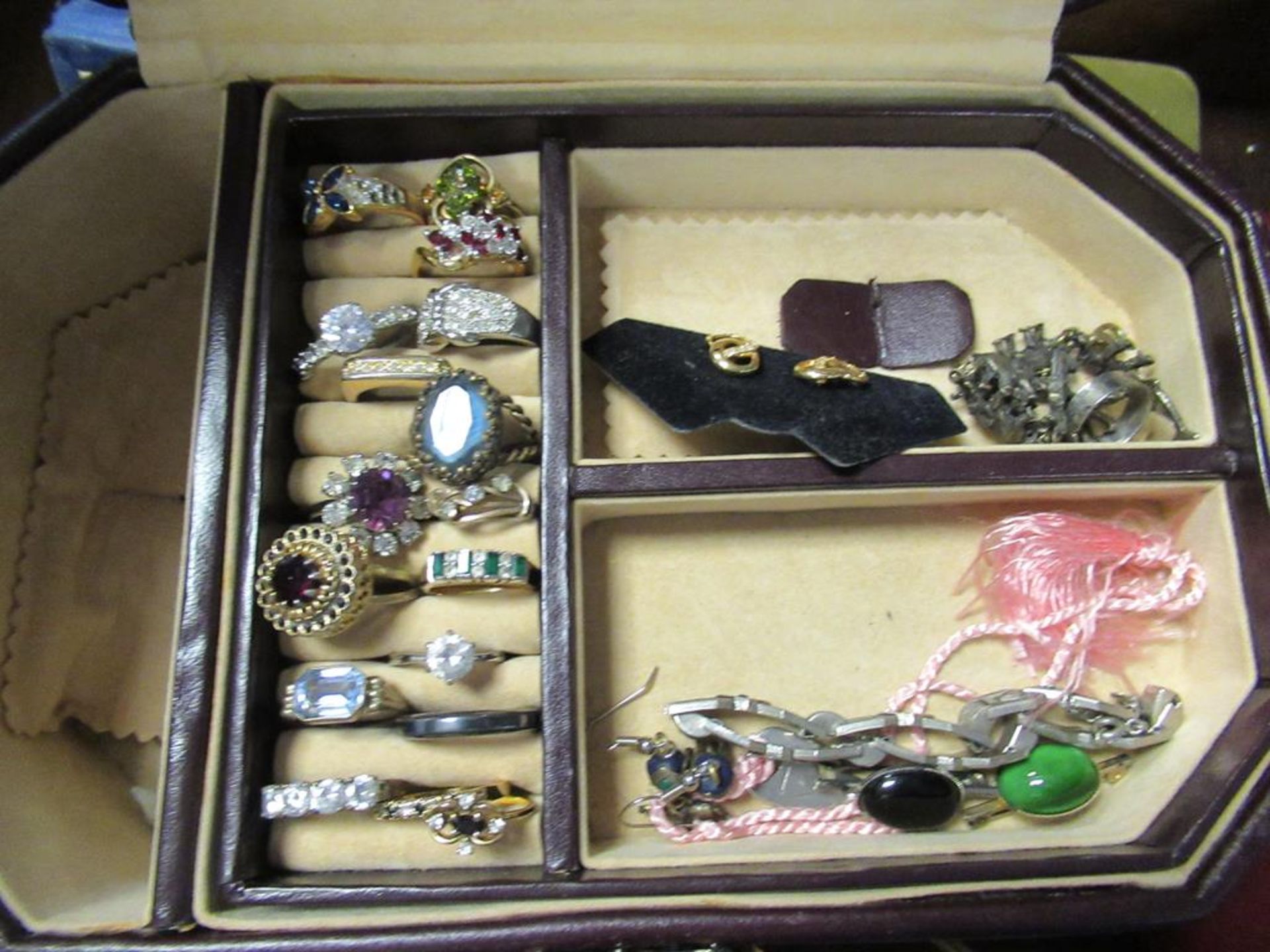 Large Collection of Vintage Costume Jewellery in Seven Vintage Boxes to include a collection of Mone - Image 10 of 10