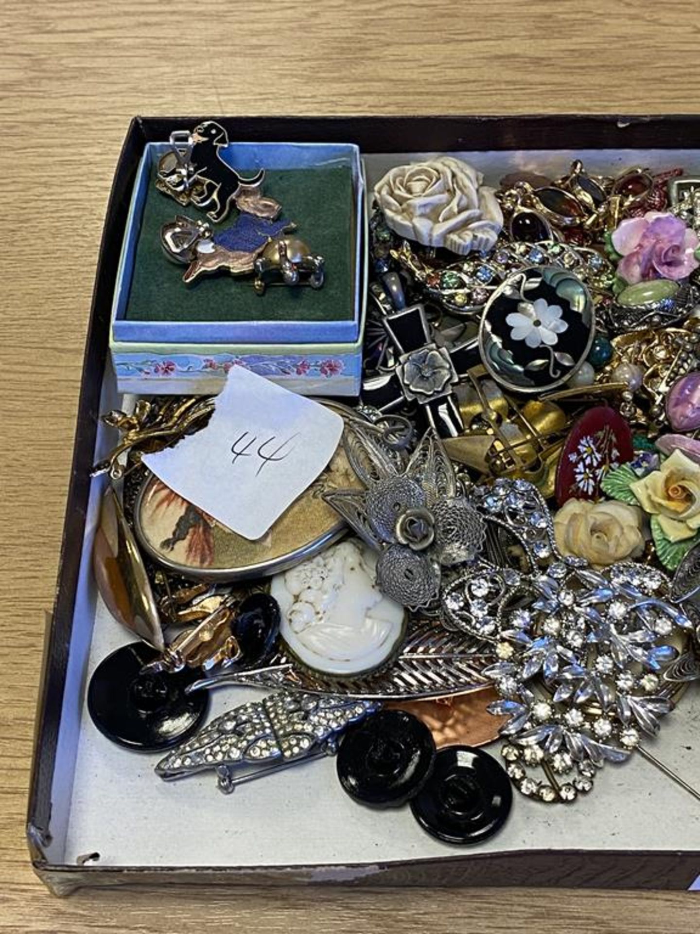 Large Collection of Vintage Costume Jewellery - Image 2 of 3