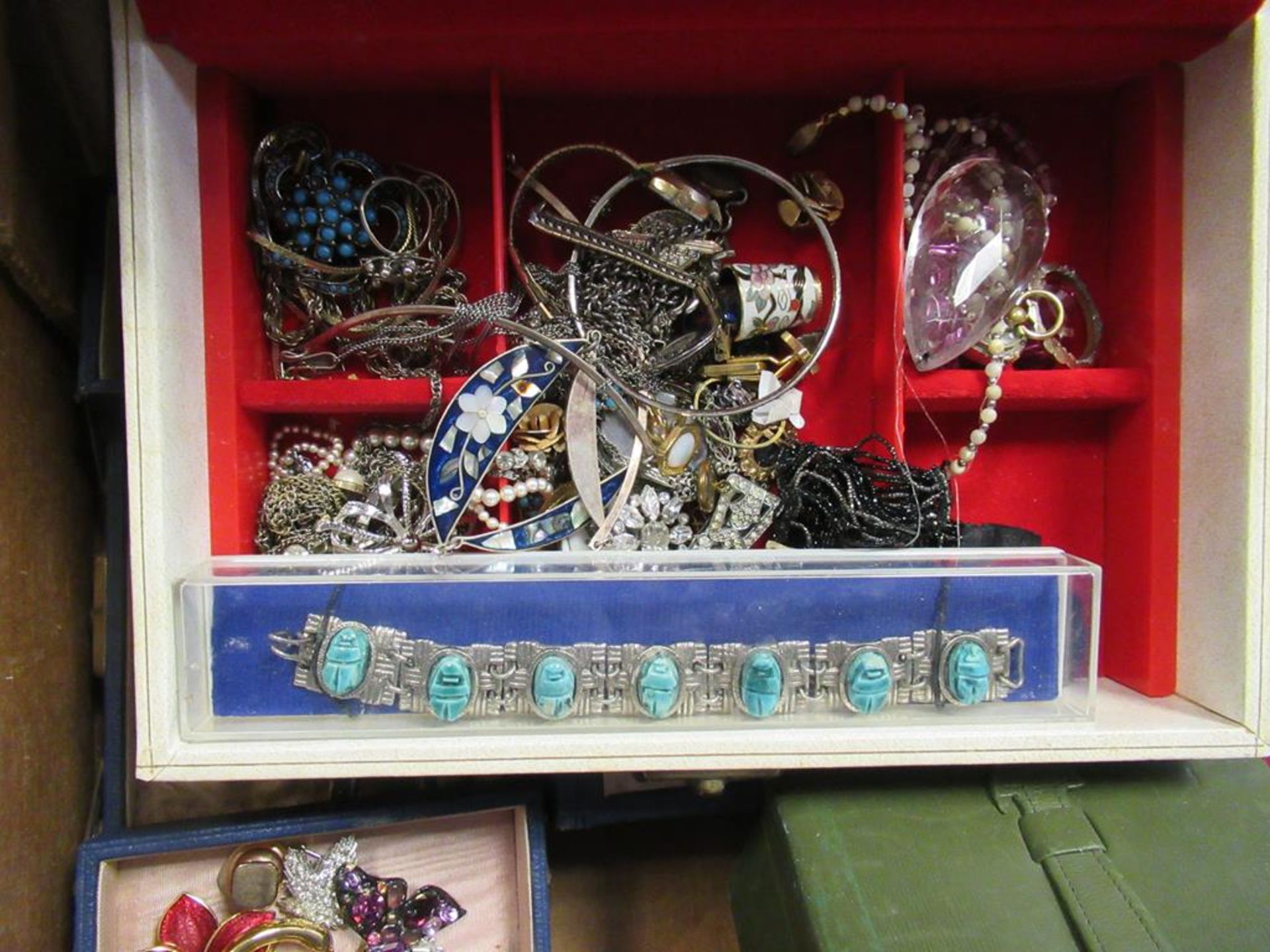 Large Collection of Vintage Costume Jewellery in Seven Vintage Boxes to include a collection of Mone - Image 2 of 10