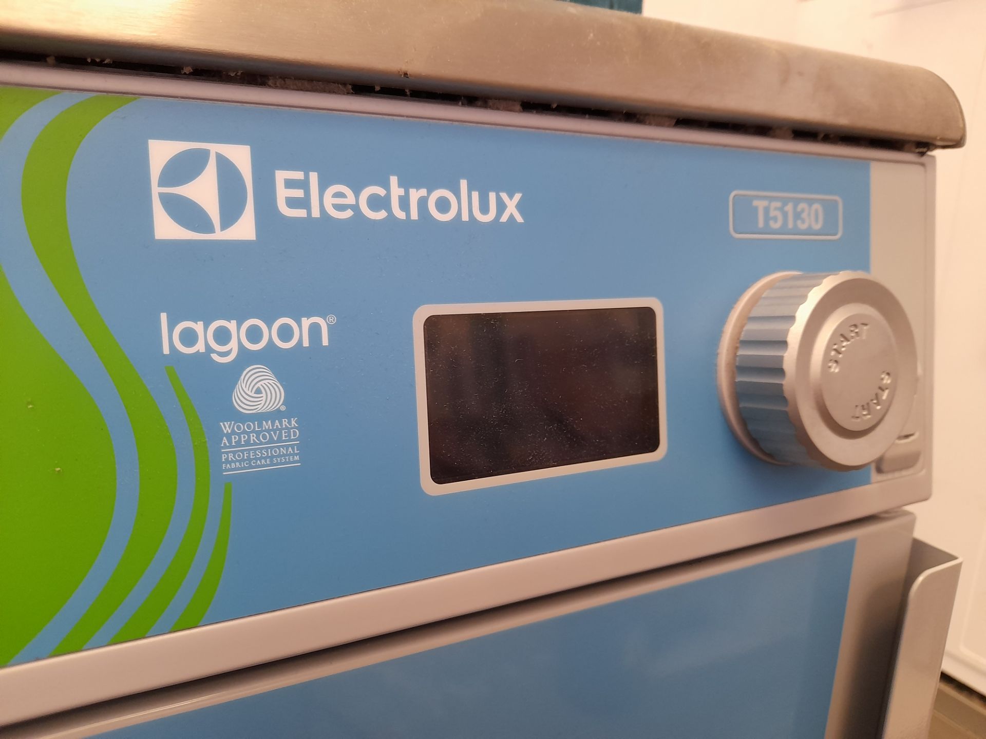 Electrolux Lagoon T5130 commercial condenser tumbl - Image 2 of 9