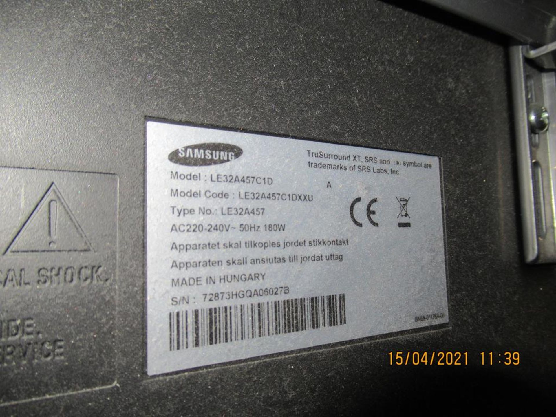 Samsung LE32A457C1D LCD TV with Remote Control. - Image 2 of 2