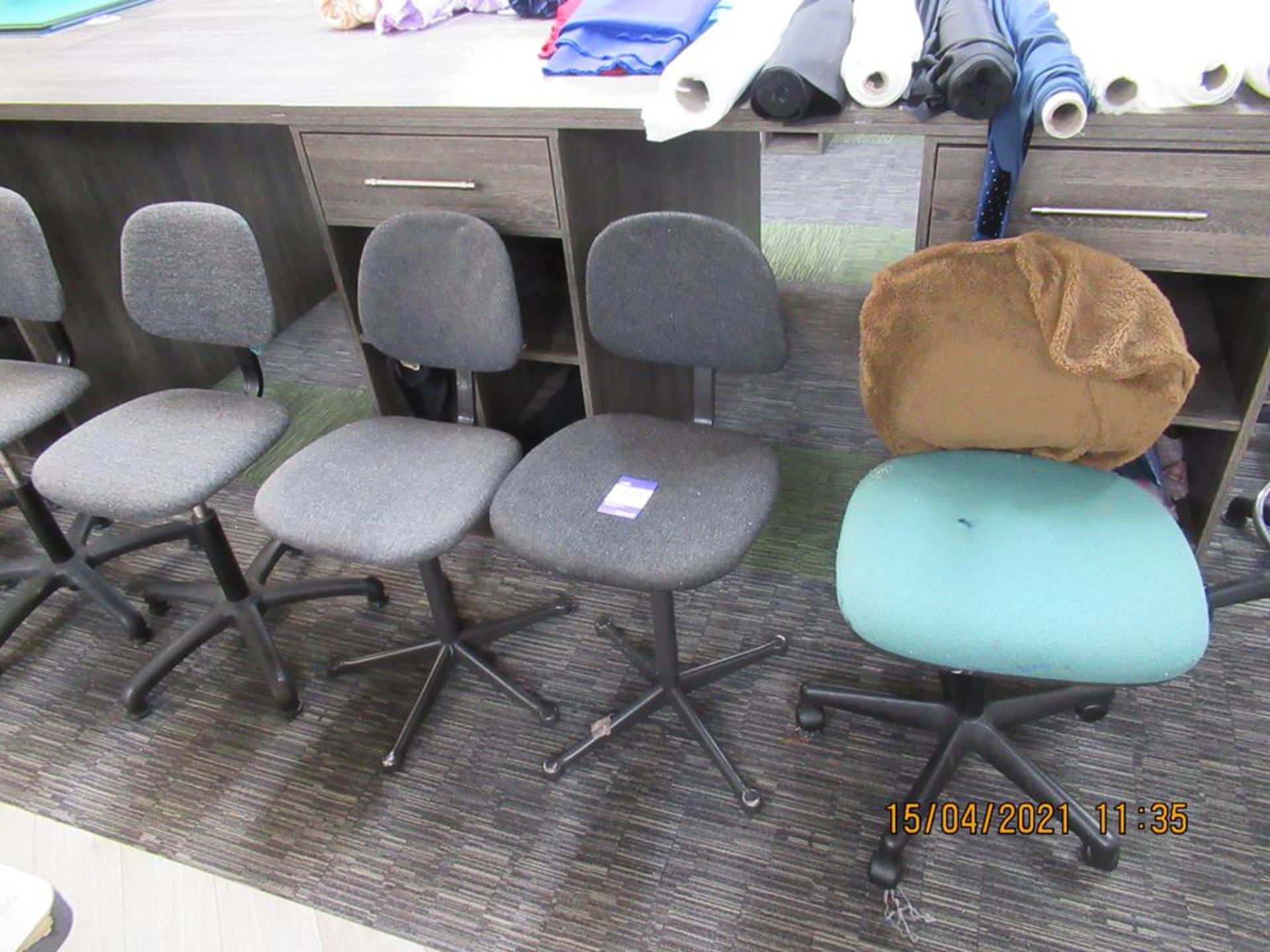 8 x Various Mobile Office Chairs - Image 3 of 3