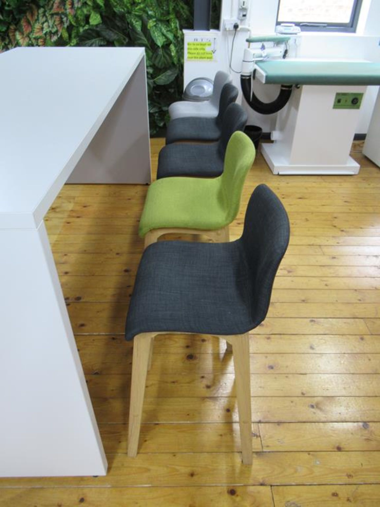 White High Top Dining Table with 10 Bar Stools - Image 4 of 4