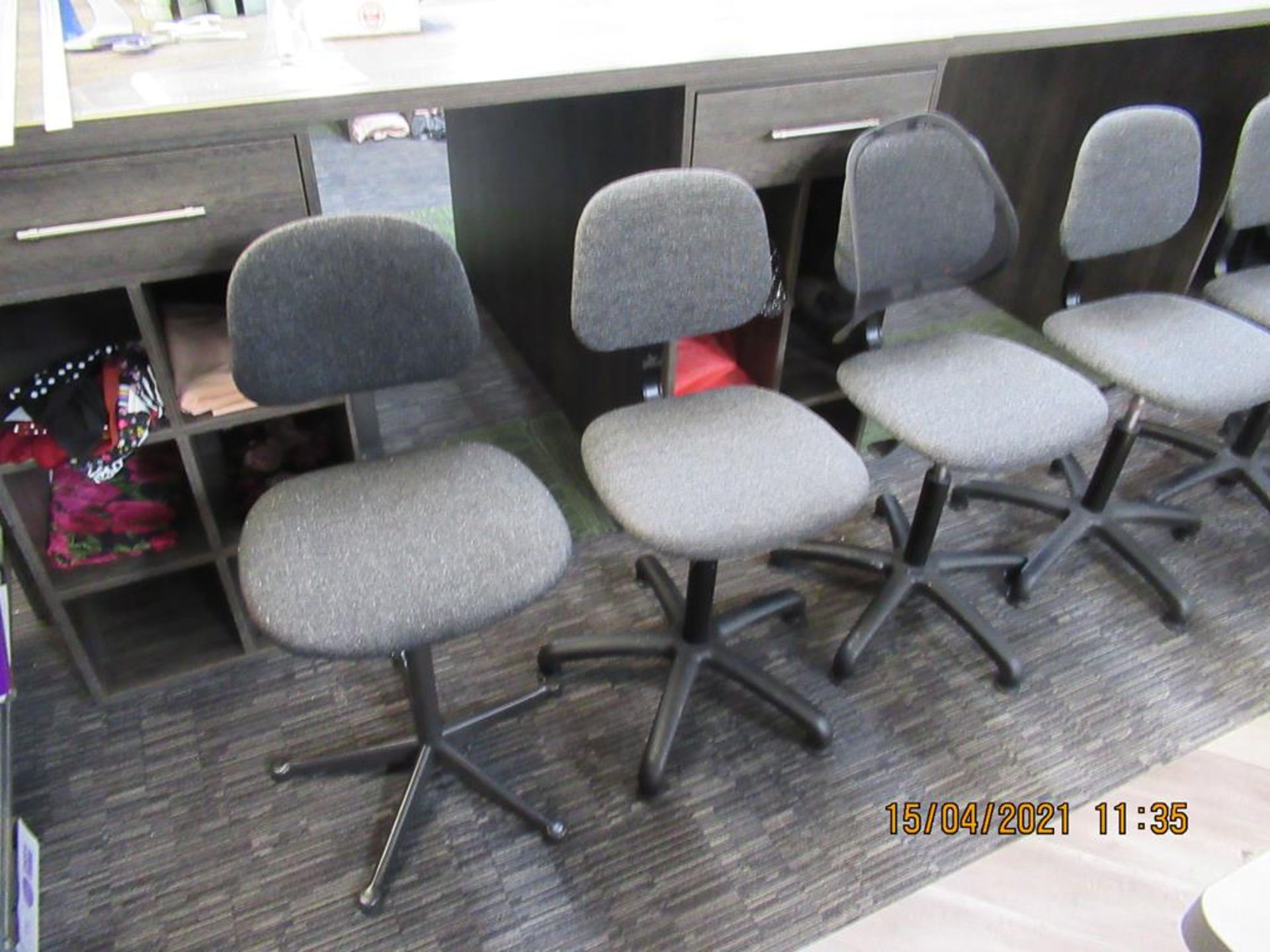 8 x Various Mobile Office Chairs