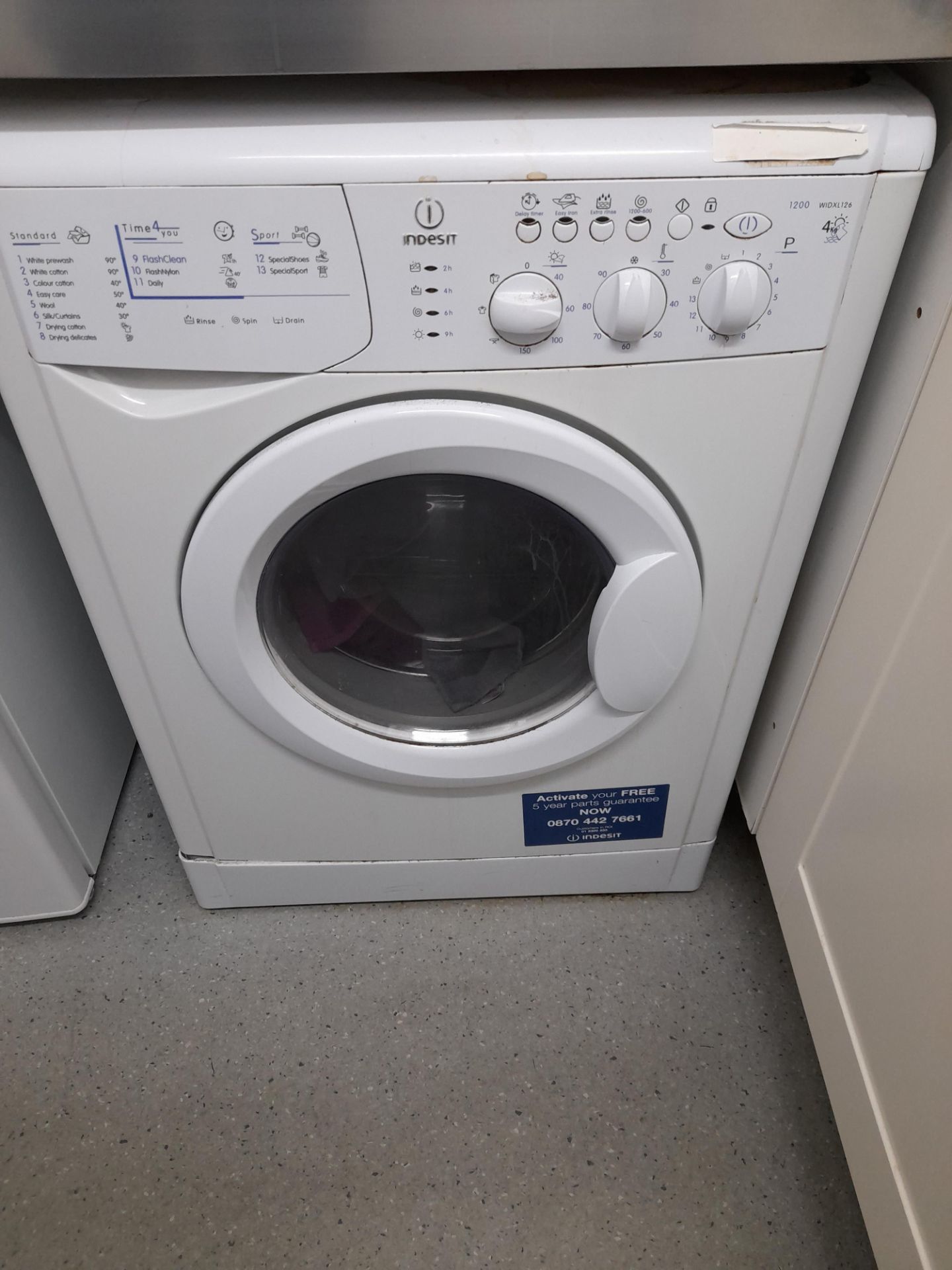 Indesit WIDXL126 washer dryer - Image 2 of 2