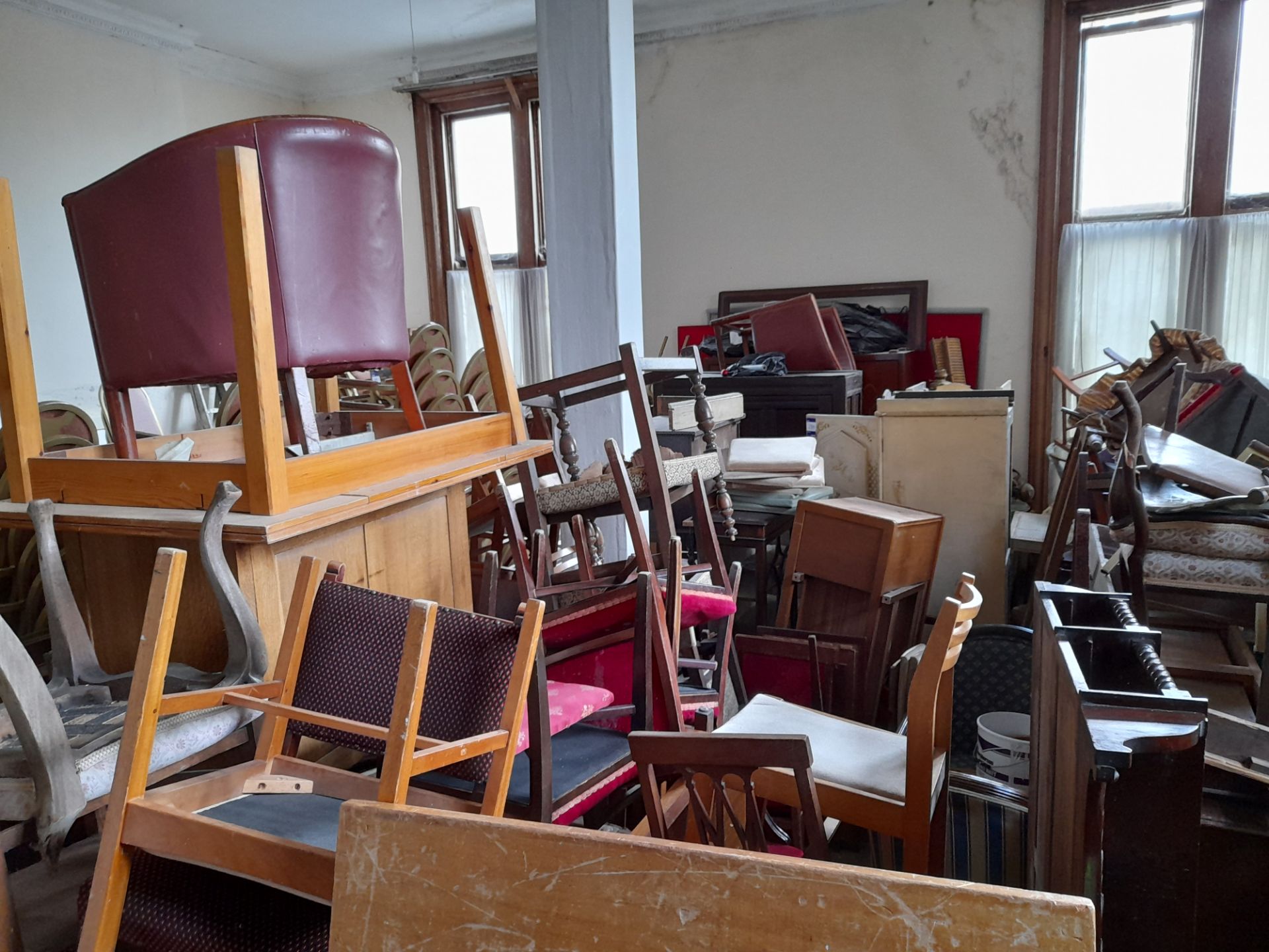 Remaining contents to Billiards Room, to exclude lotted items (lots: 283 – 303), primarily - Image 7 of 12