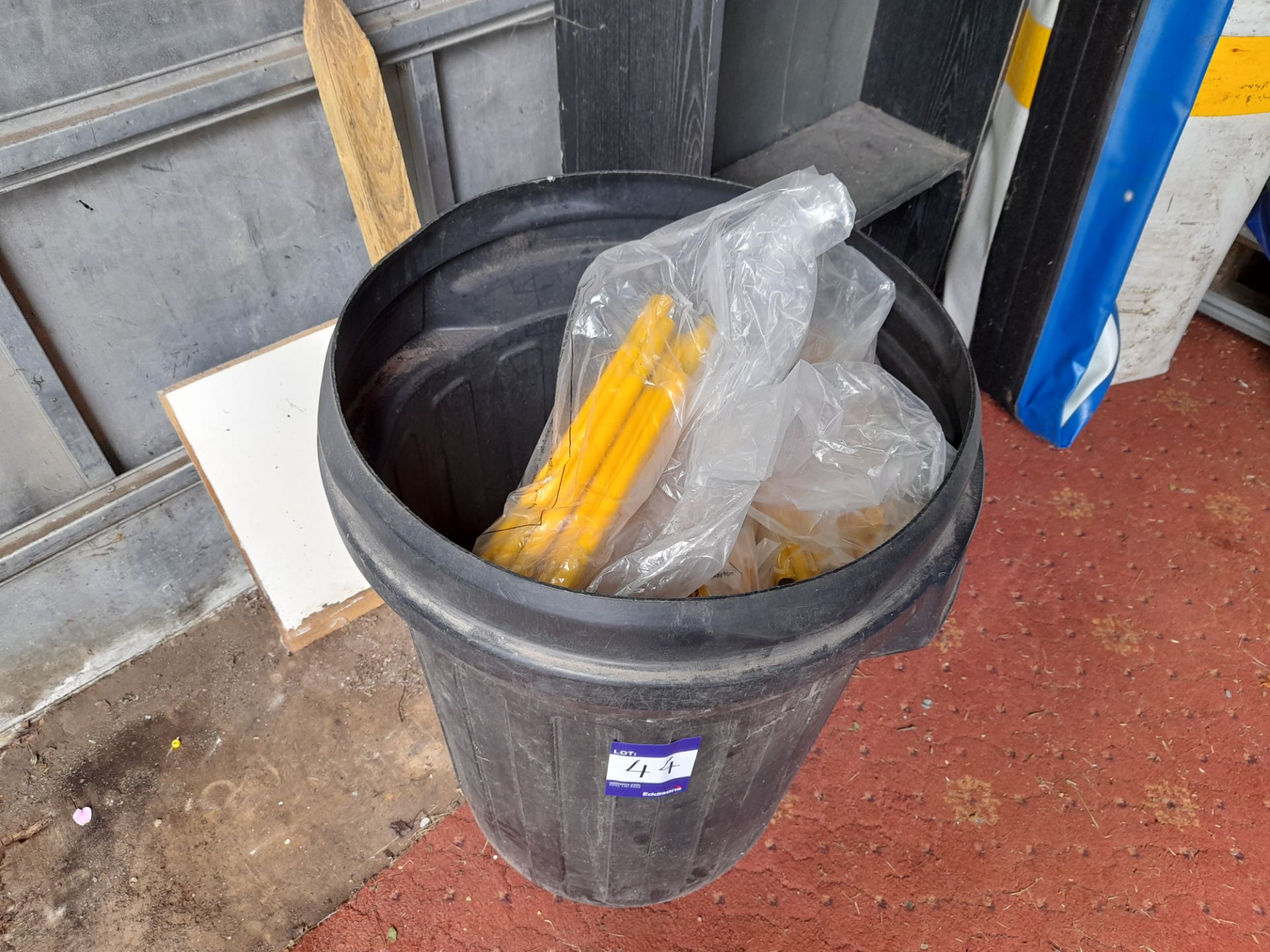 Quantity of yellow joint strips, to bin, various sizes Please note, this lot also forms part of